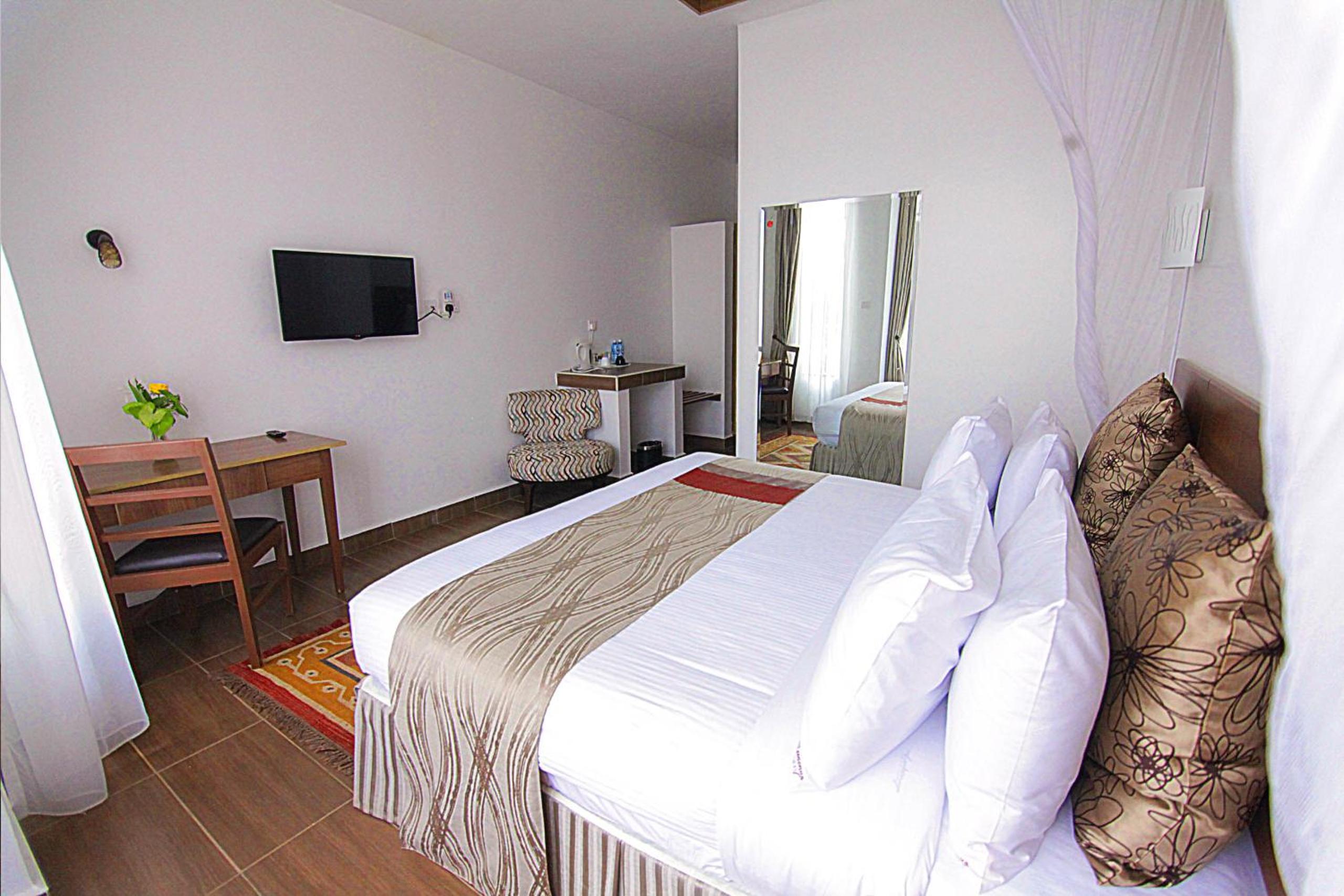 Deluxe Double Room - Photo 16