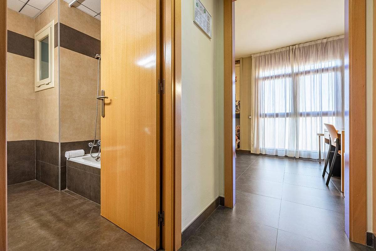 Double or Twin Room - Photo 6