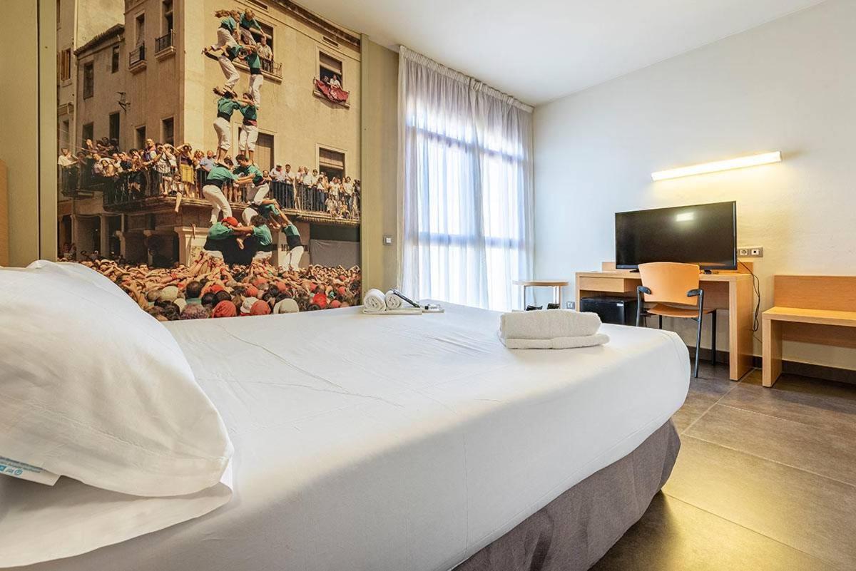 Double or Twin Room - Photo 2