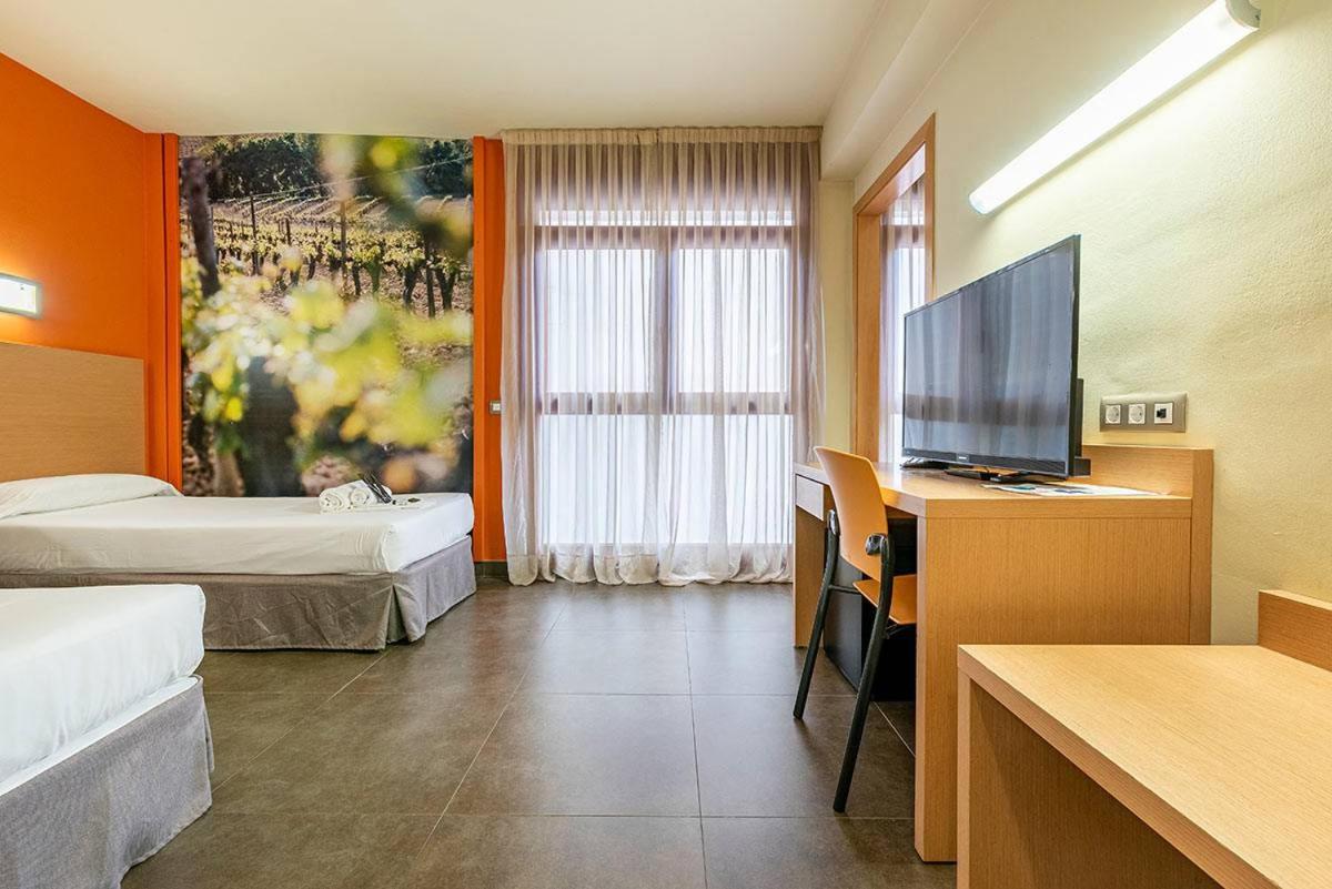 Triple Room - Photo 13