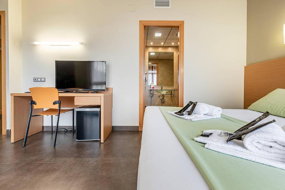 Superior Double or Twin Room - Photo 3
