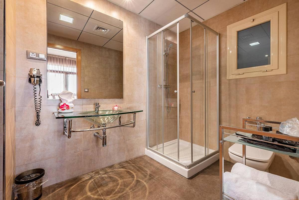 Superior Double or Twin Room - Photo 5