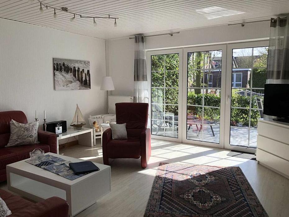 Three-Bedroom House photo 1