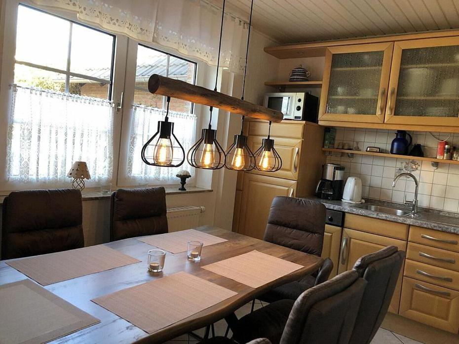Three-Bedroom House photo 3