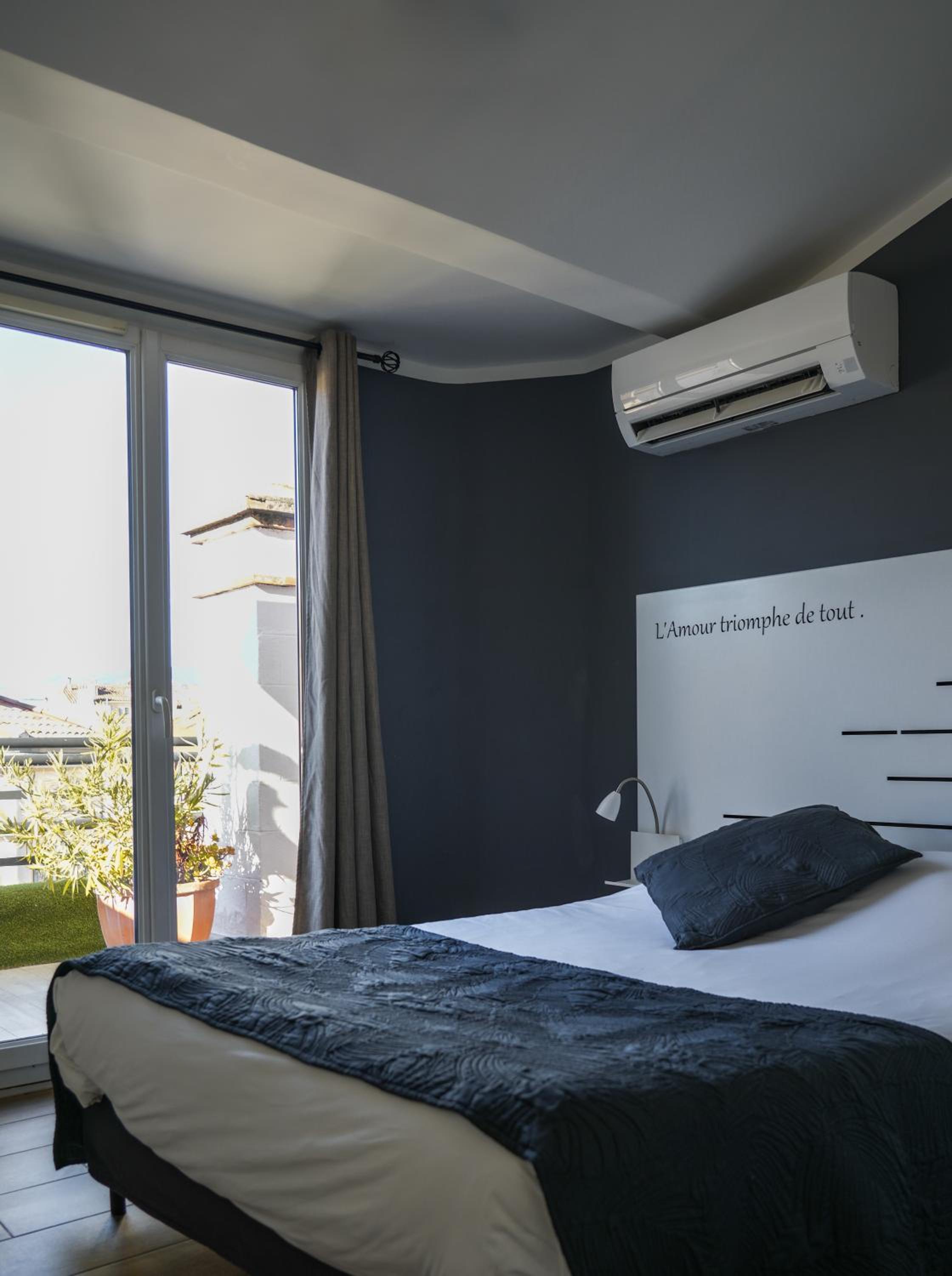 Double Room with Terrace - Photo 10