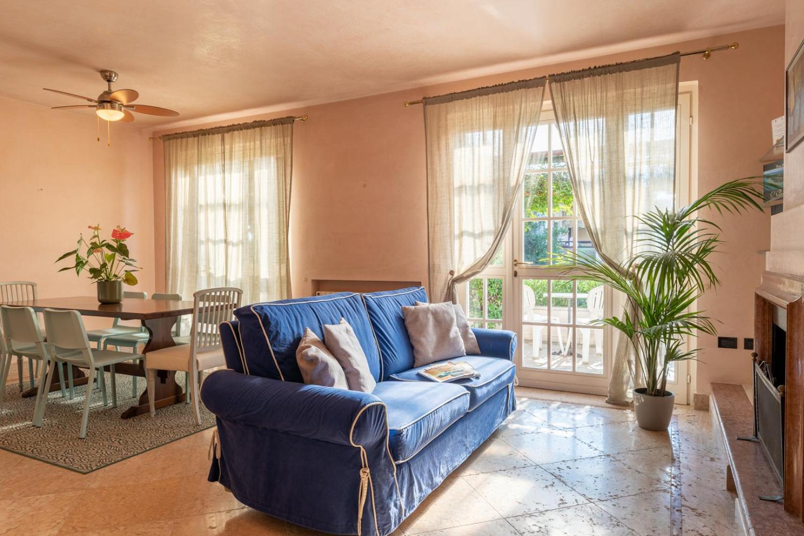 Family Room with Garden View