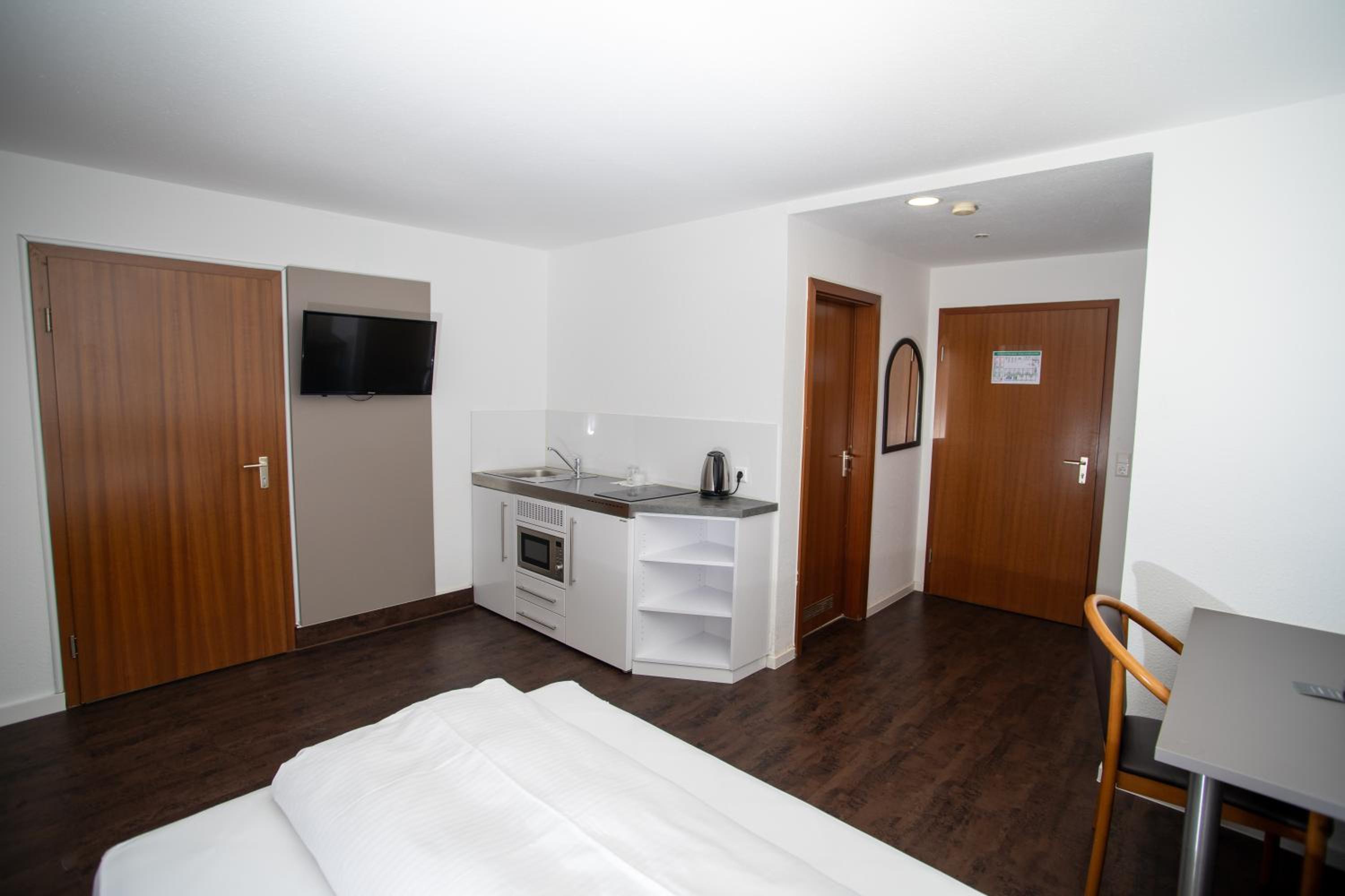 Single Room with Kitchen photo 3