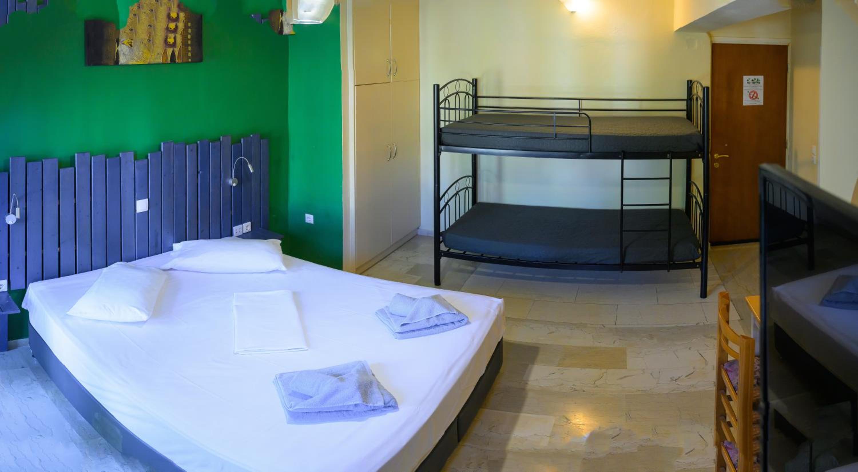 Studio (2 Adults + 2 Children)