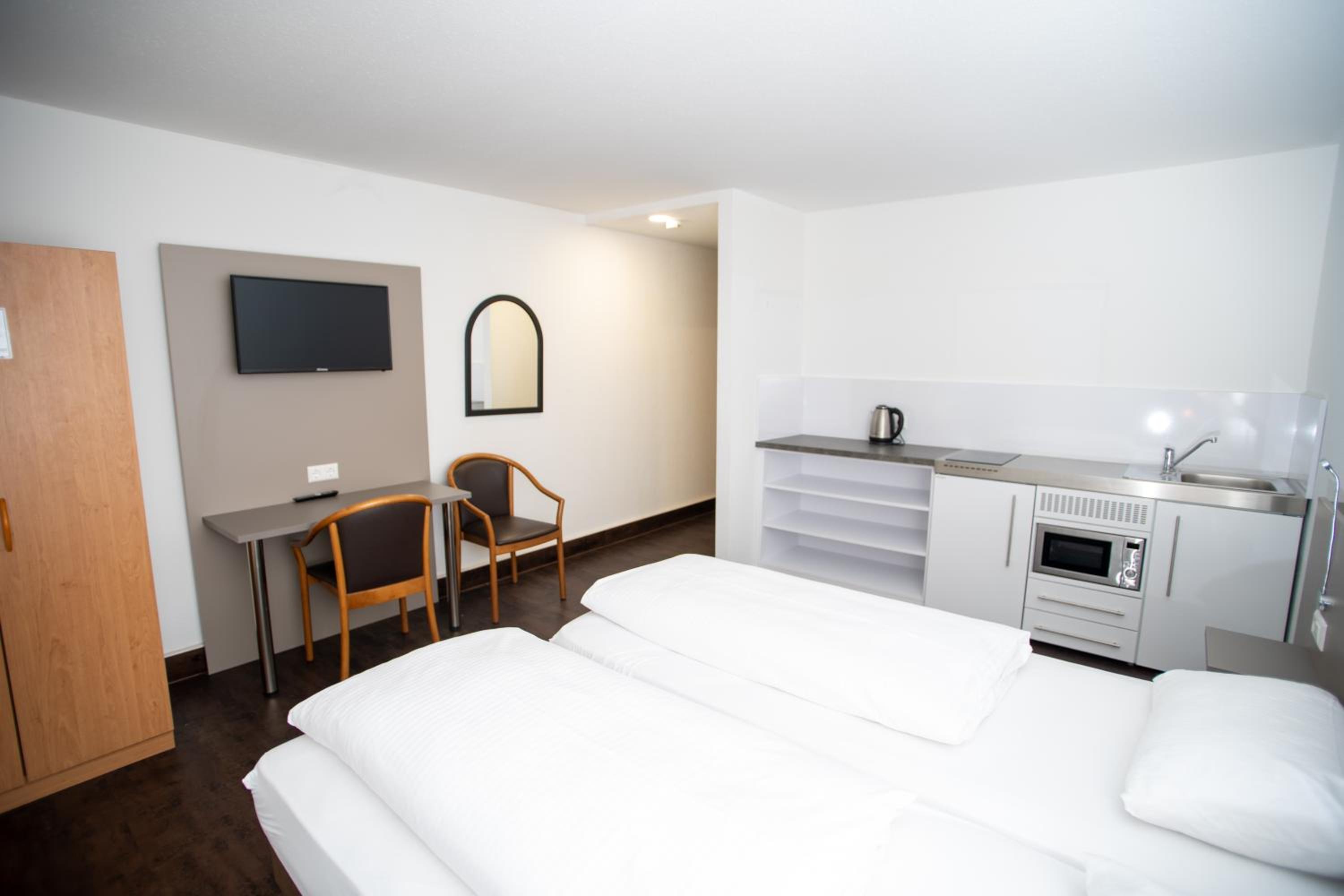 Double or Twin Room - Photo 3