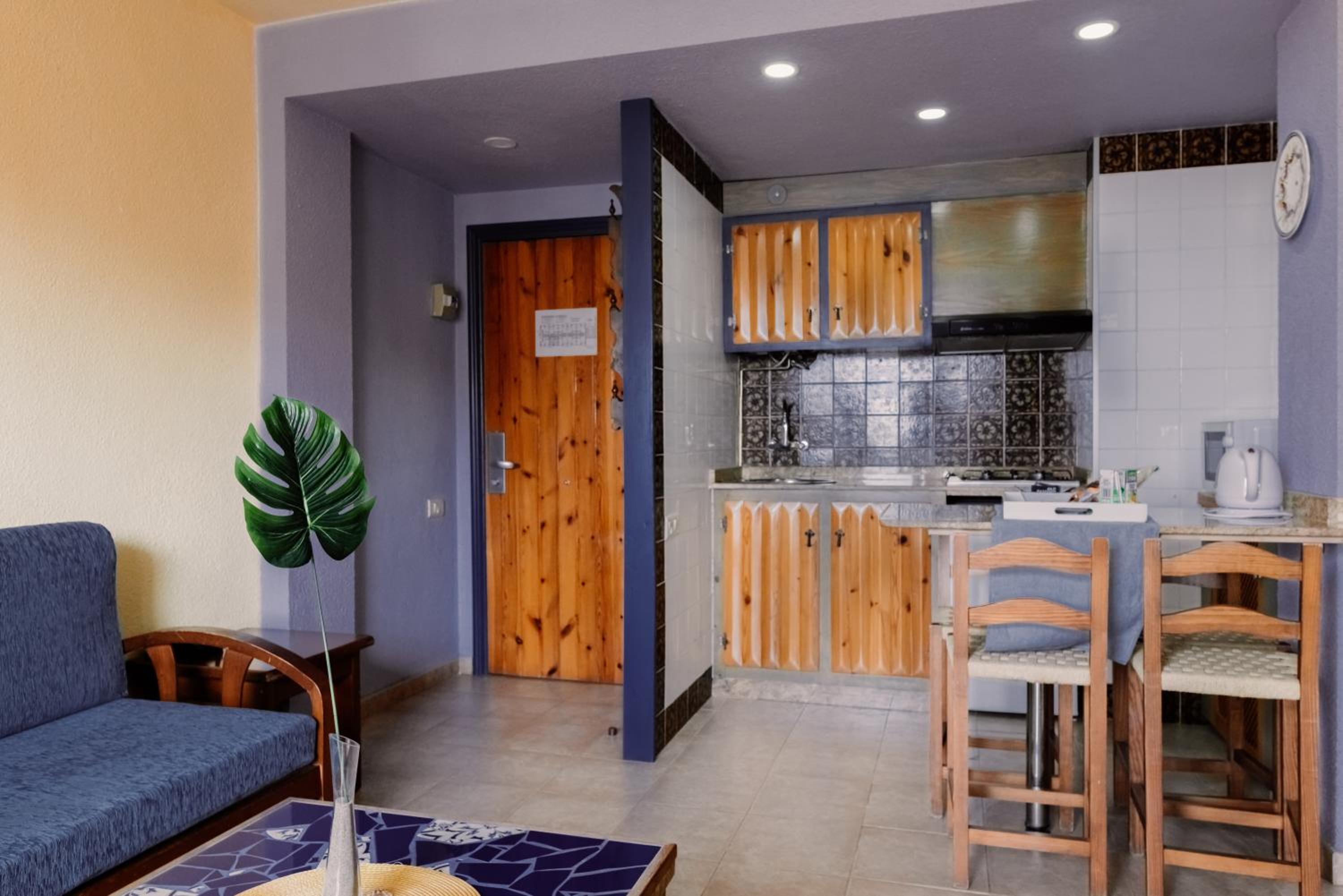 One-Bedroom Apartment (2 Adults) - Photo 1