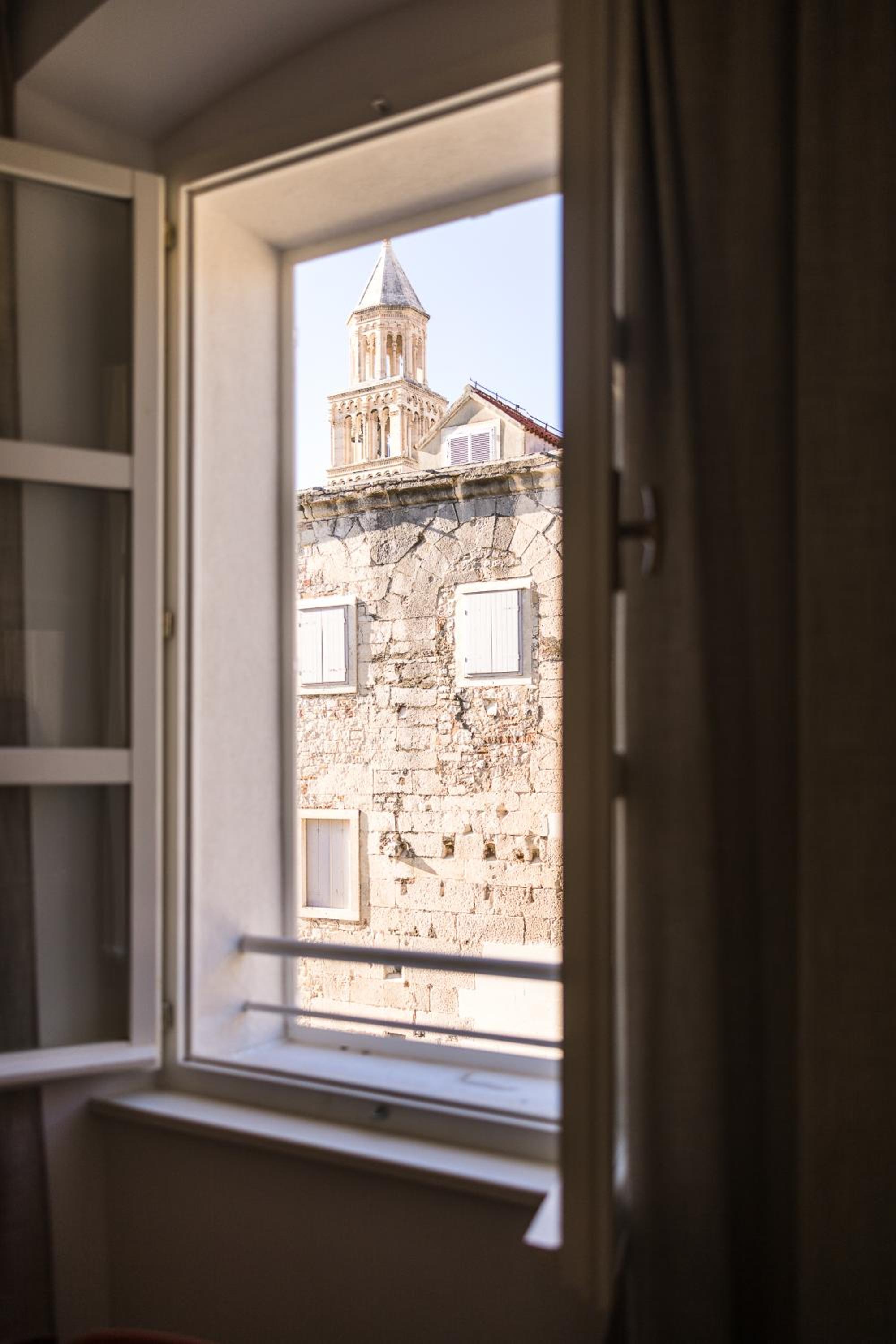 Suite with City View photo 3