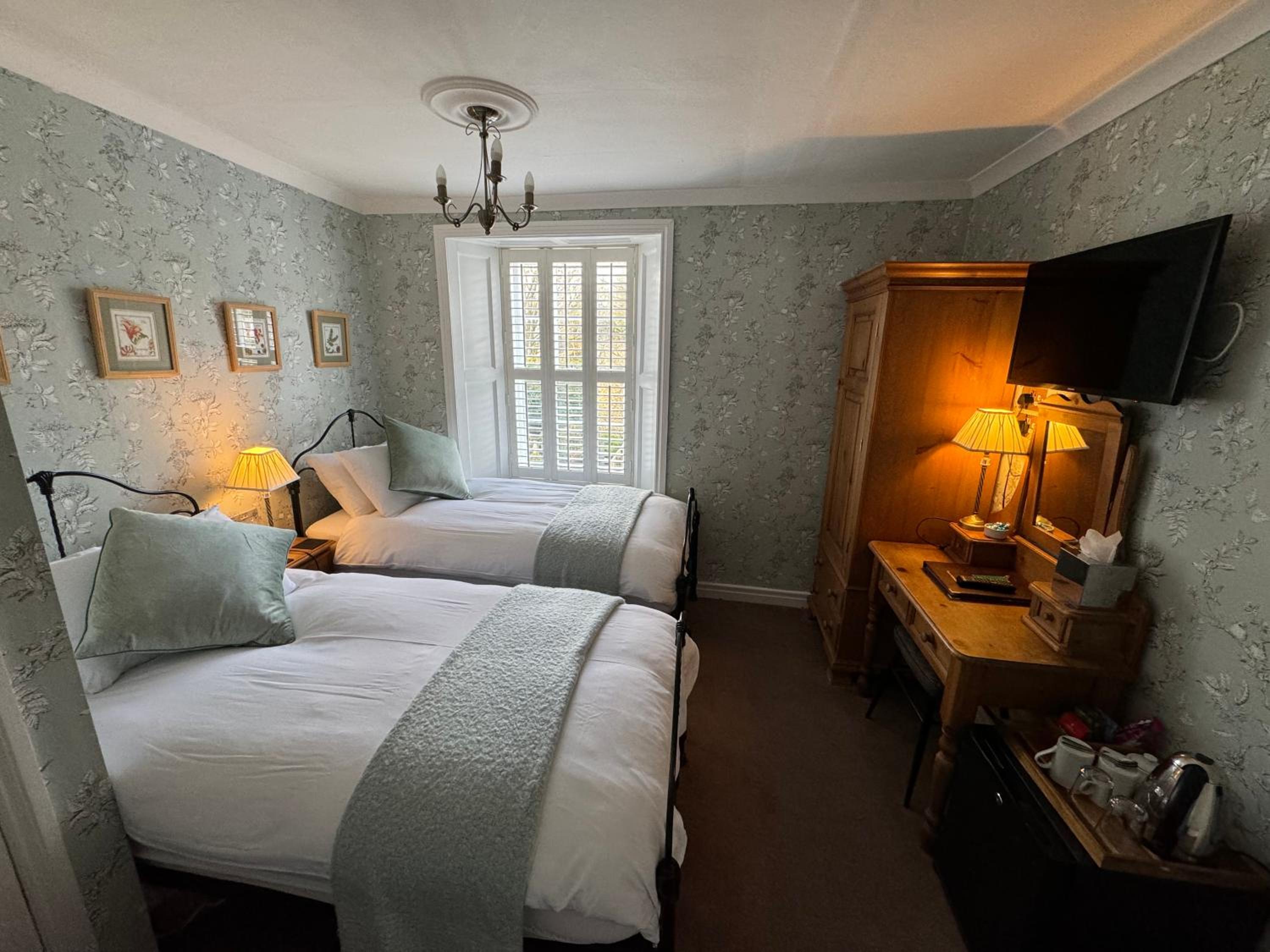 Twin Room with Private Bathroom