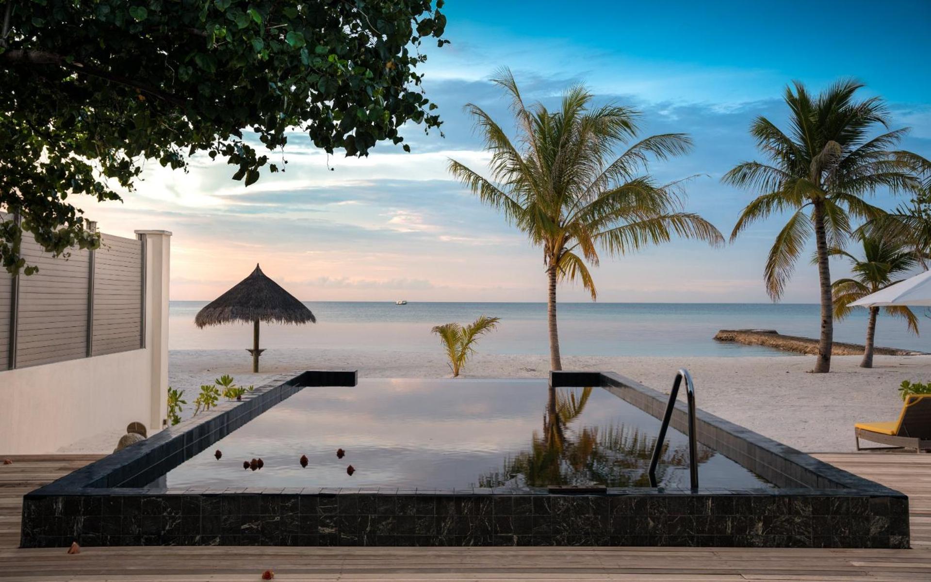 Two-Bedroom Sunset Family Beach Villa With Pool - Photo 3