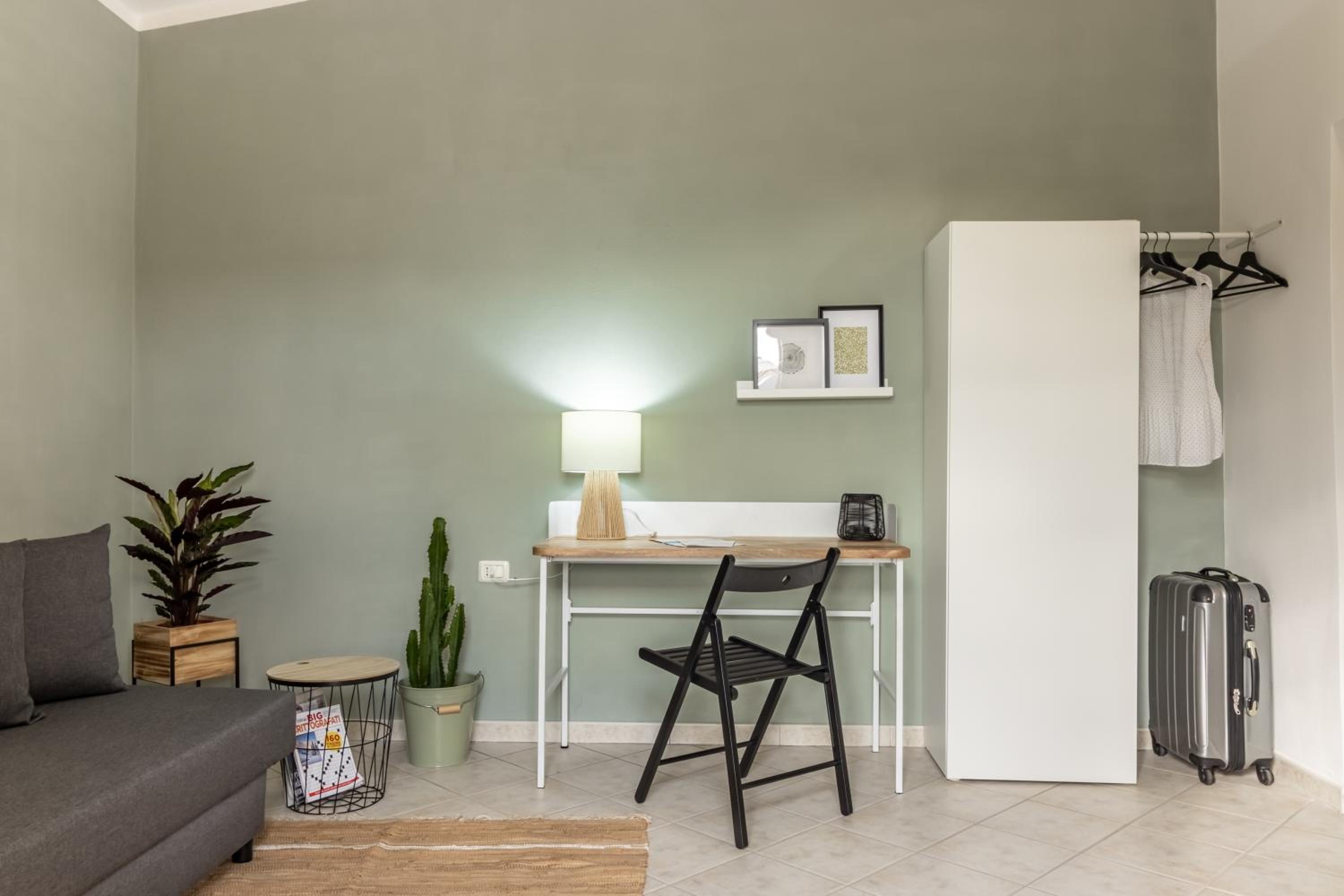 One-Bedroom Apartment photo 2