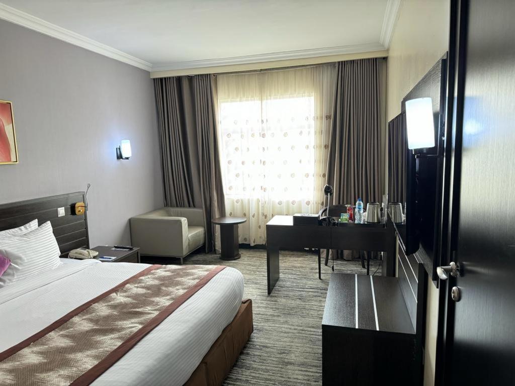 Executive Suite photo 2