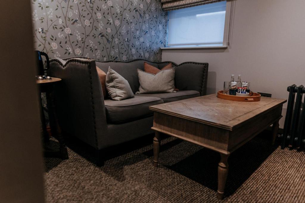 Deluxe Suite with Spa Bath - Photo 1