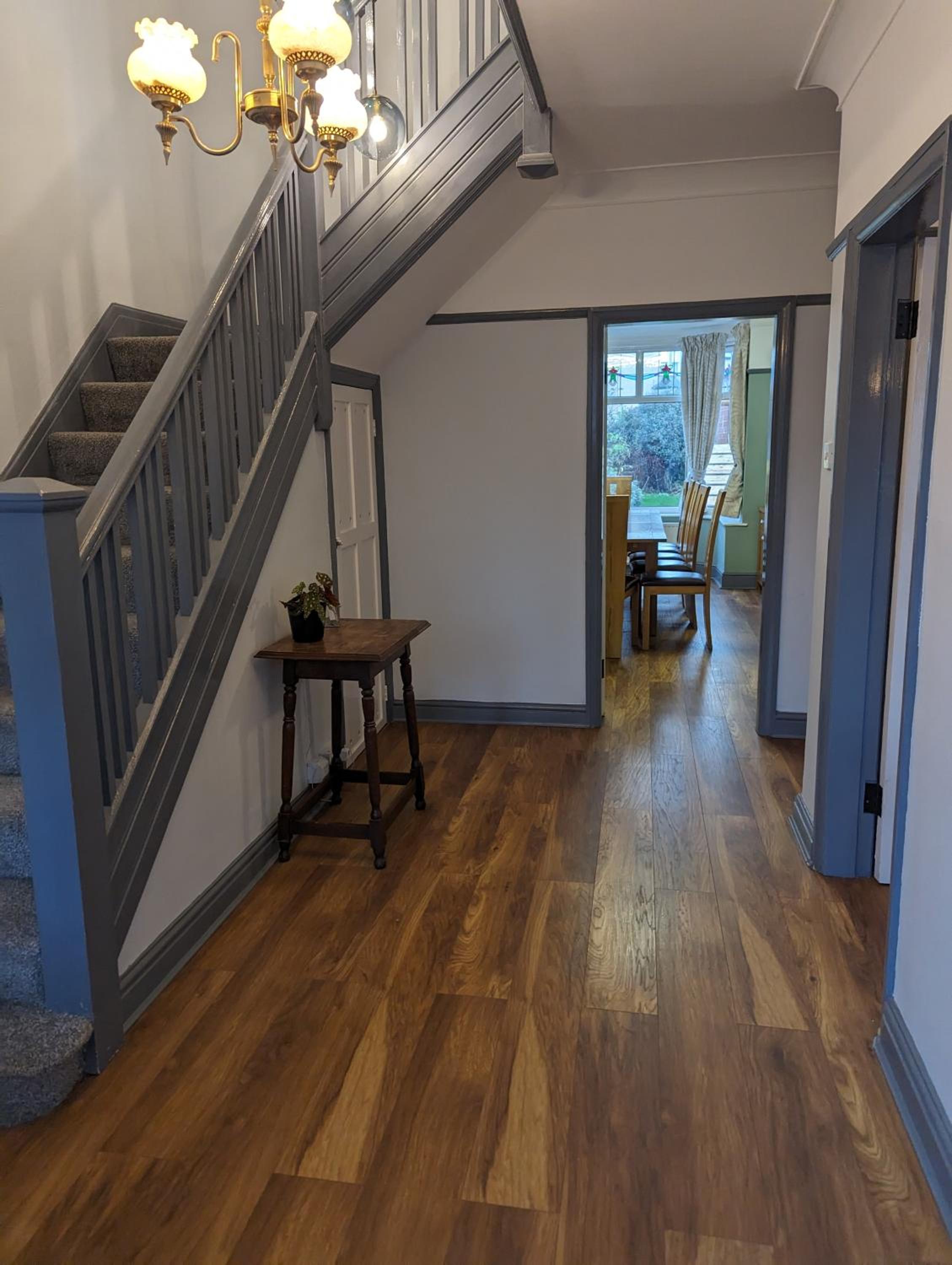 Five-Bedroom House photo 2
