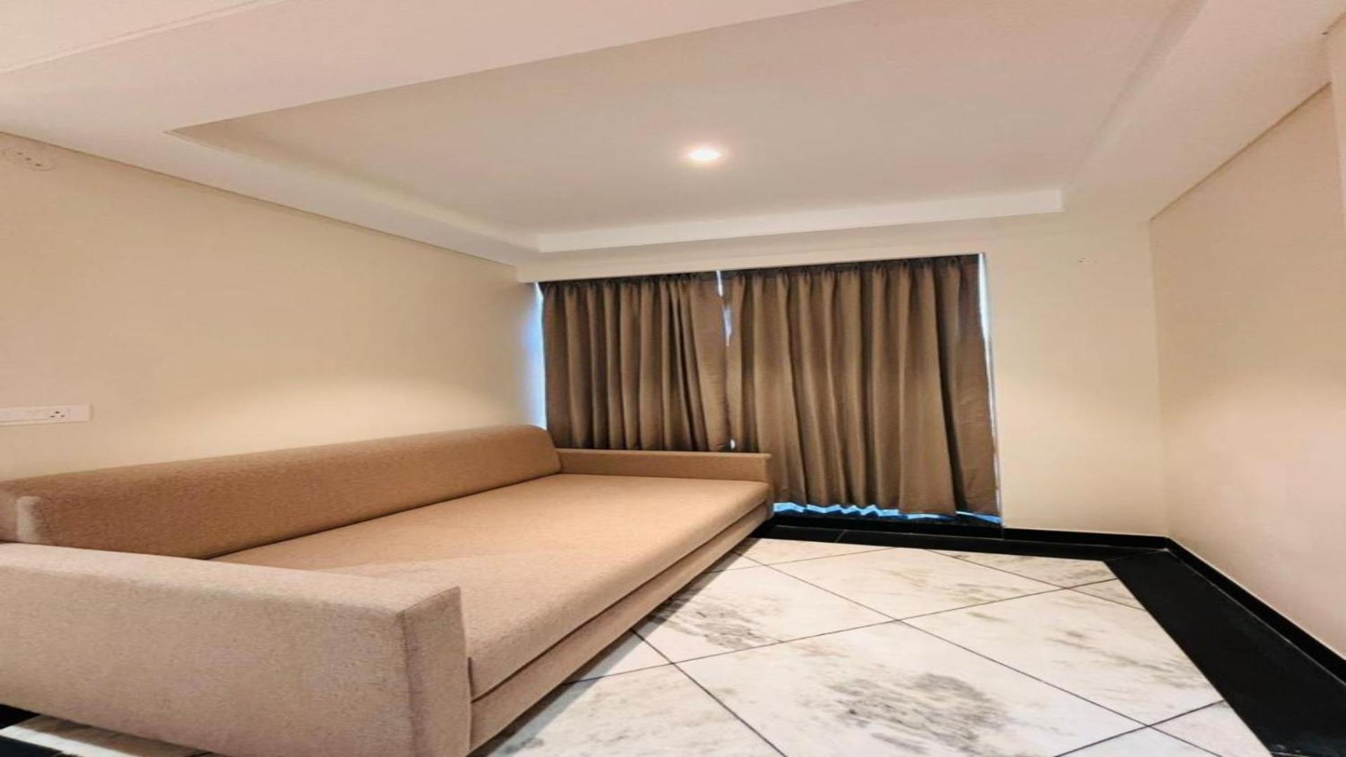 Suite - Photo 1