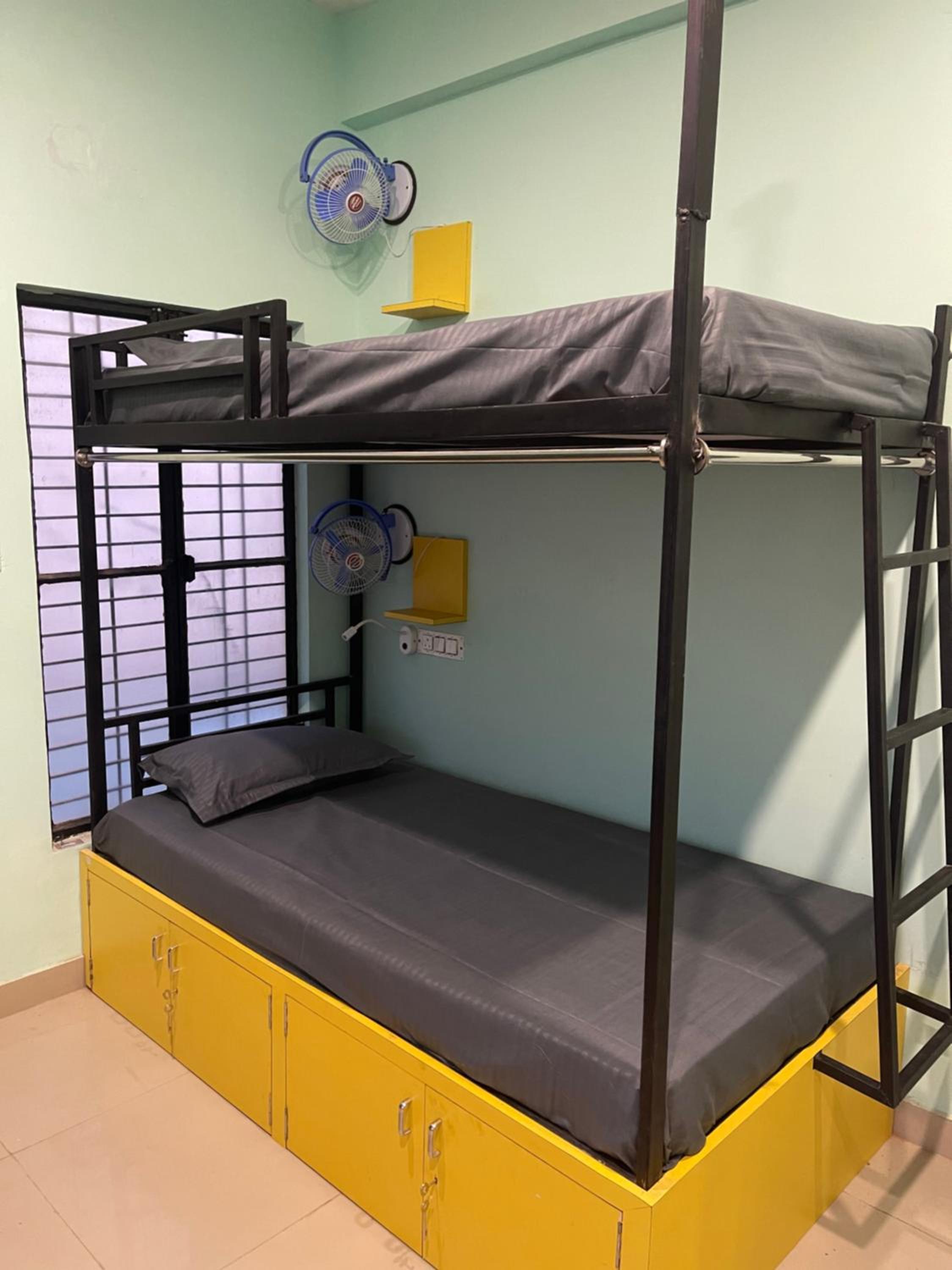Bed In 6-Bed Mixed Dormitory Room