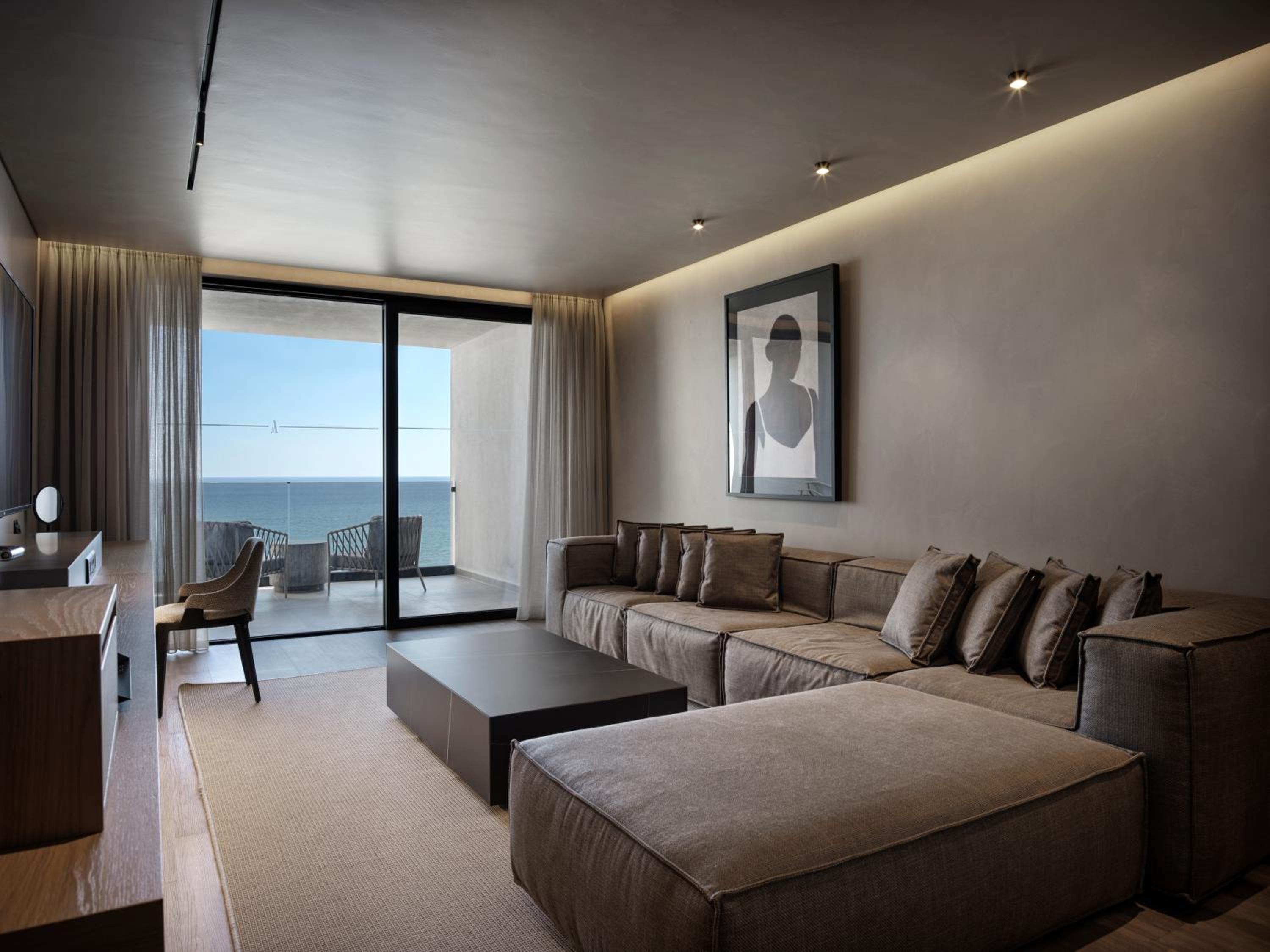 One-Bedroom Penthouse Suite Sea View - Photo 11