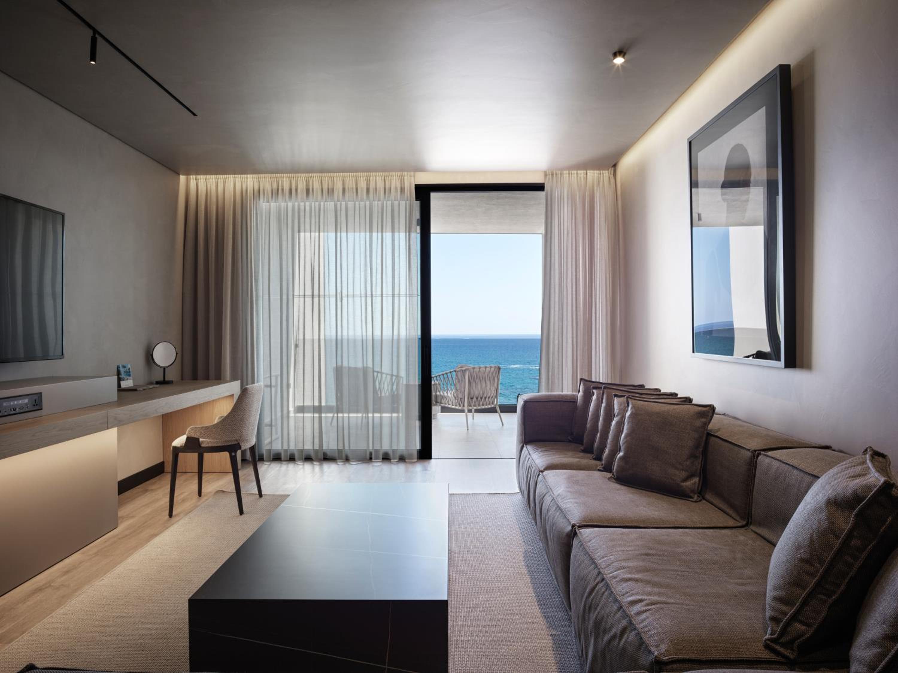 One-Bedroom Penthouse Suite Sea View - Photo 12