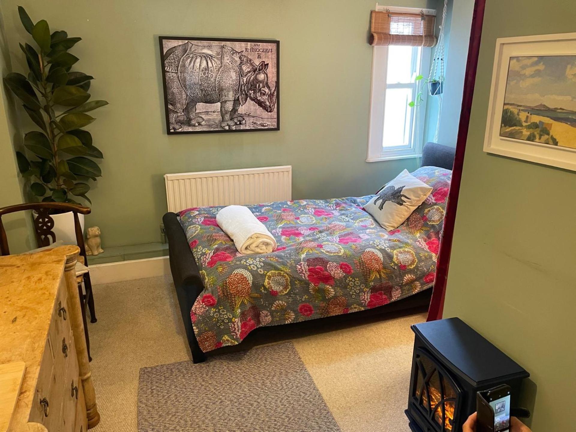Single Room photo 2