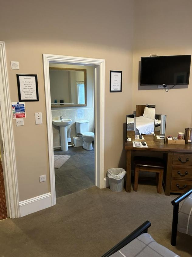 Twin Room - Photo 3