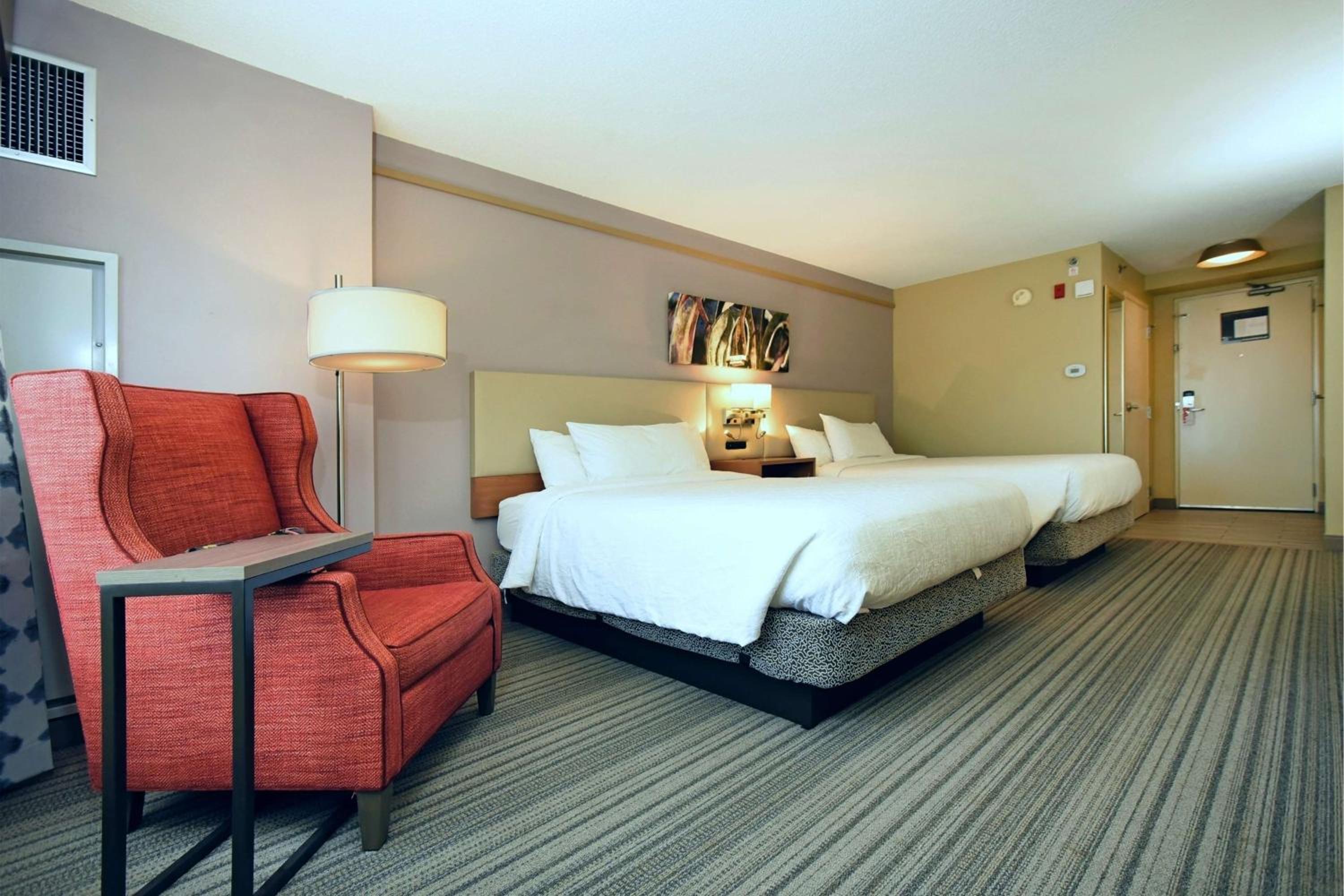 Queen Room with Two Queen Beds - Photo 11