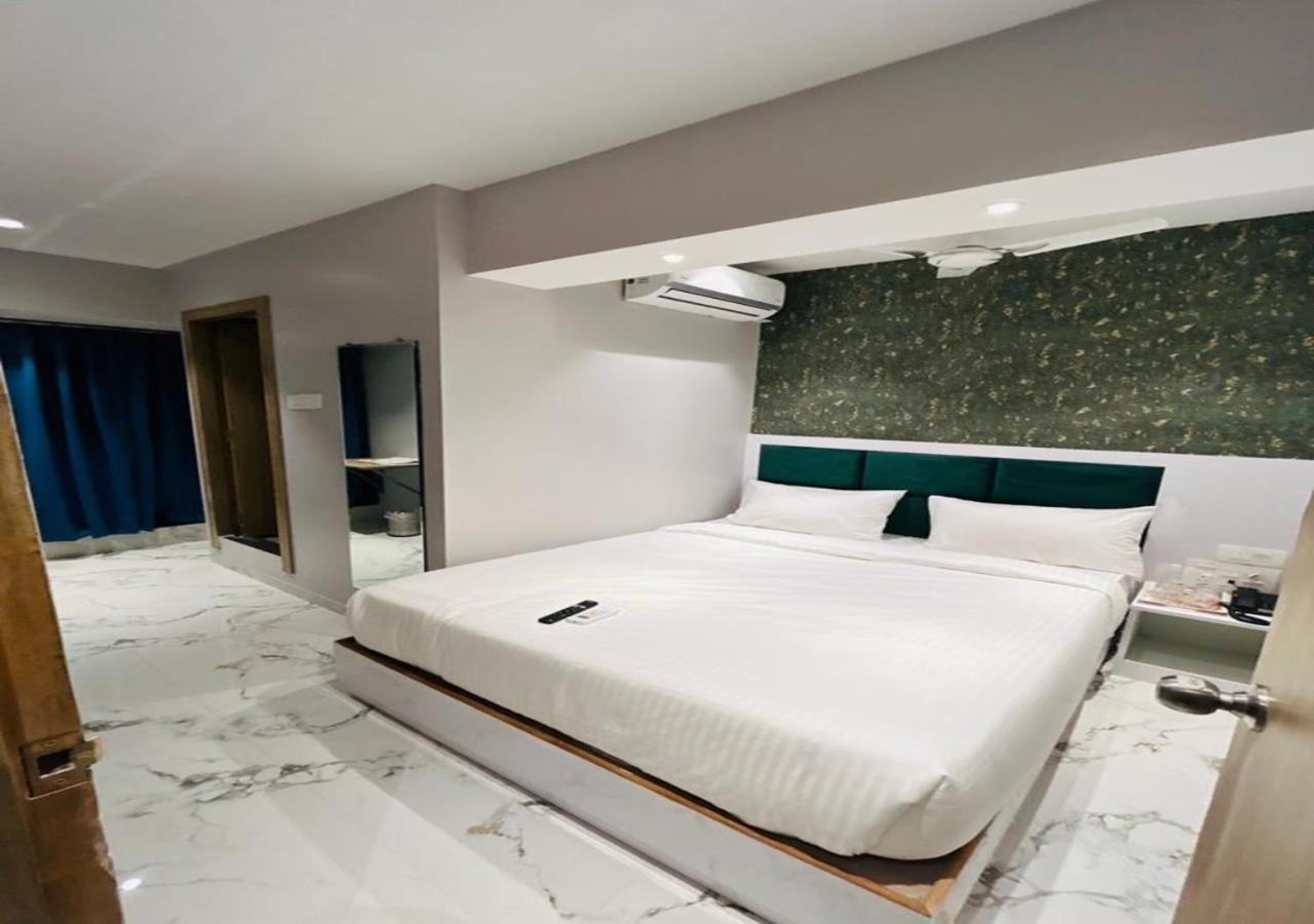 Deluxe Room - Photo 4