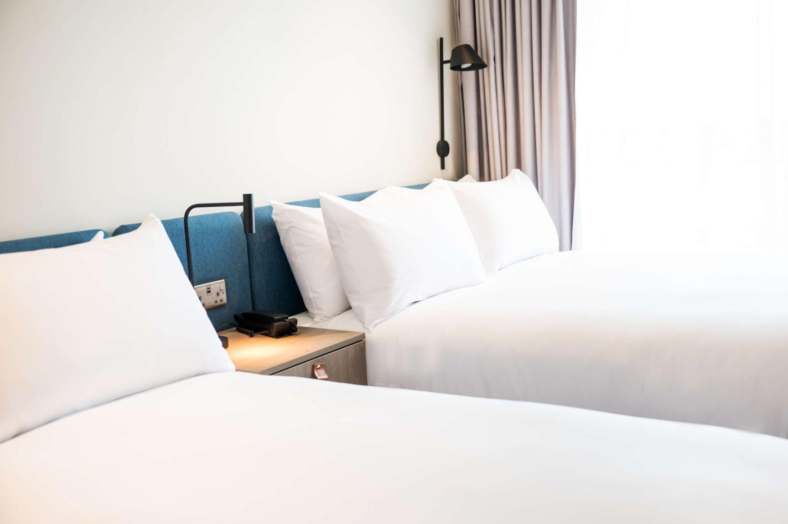 Premium Double Room with Two Double Beds - Non-Smoking - Photo 4