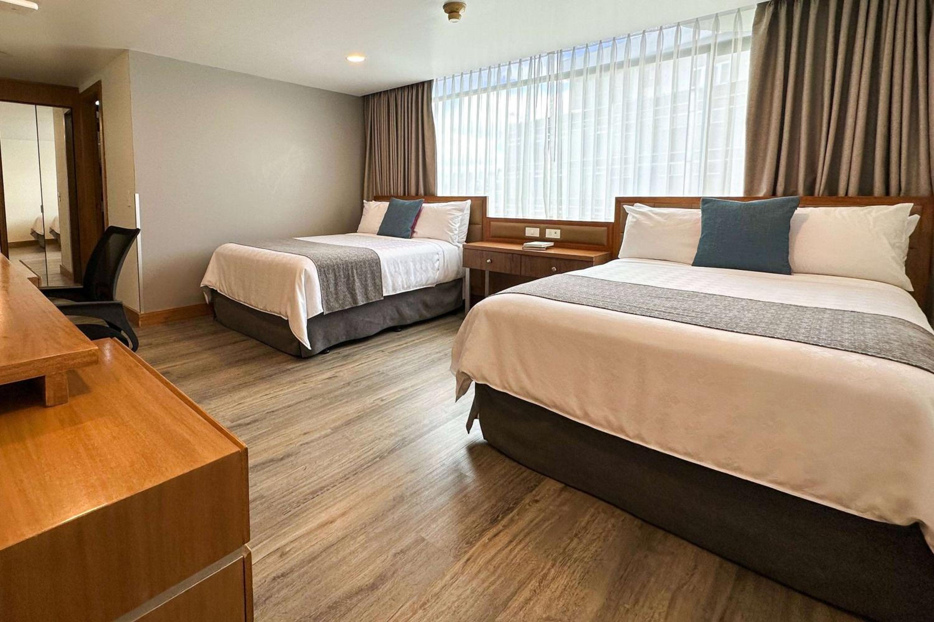 Double Room with Two Double Beds - Non-Smoking - Photo 1