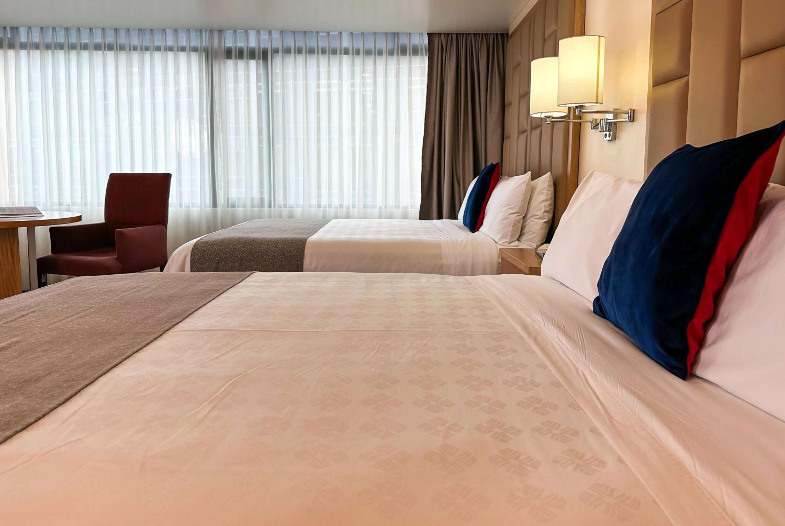 Junior Suite with Two Queen Beds - Mobility Accessible/Non-Smoking - Photo 1