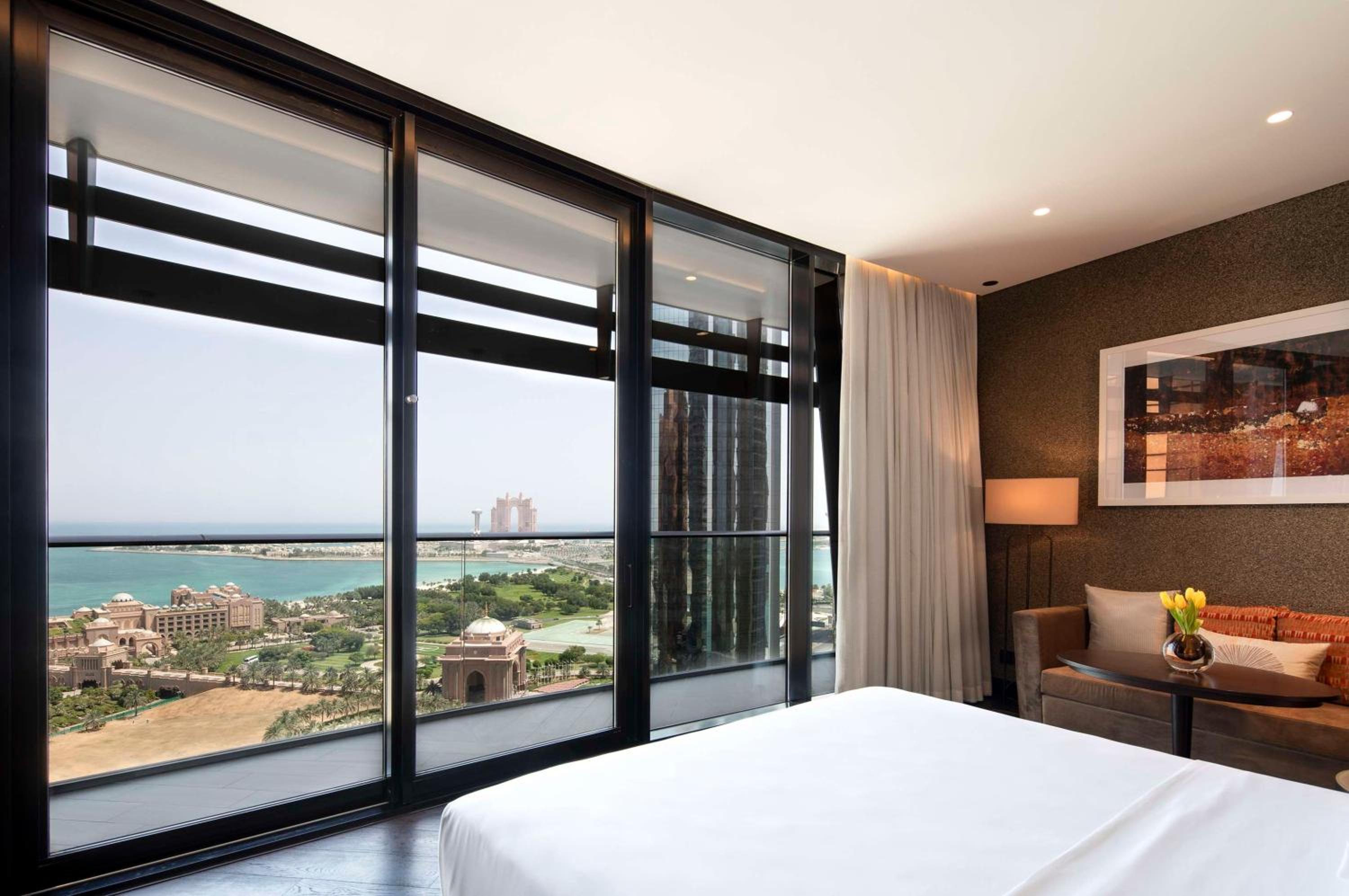 Grand King Suite with Balcony - Club Access