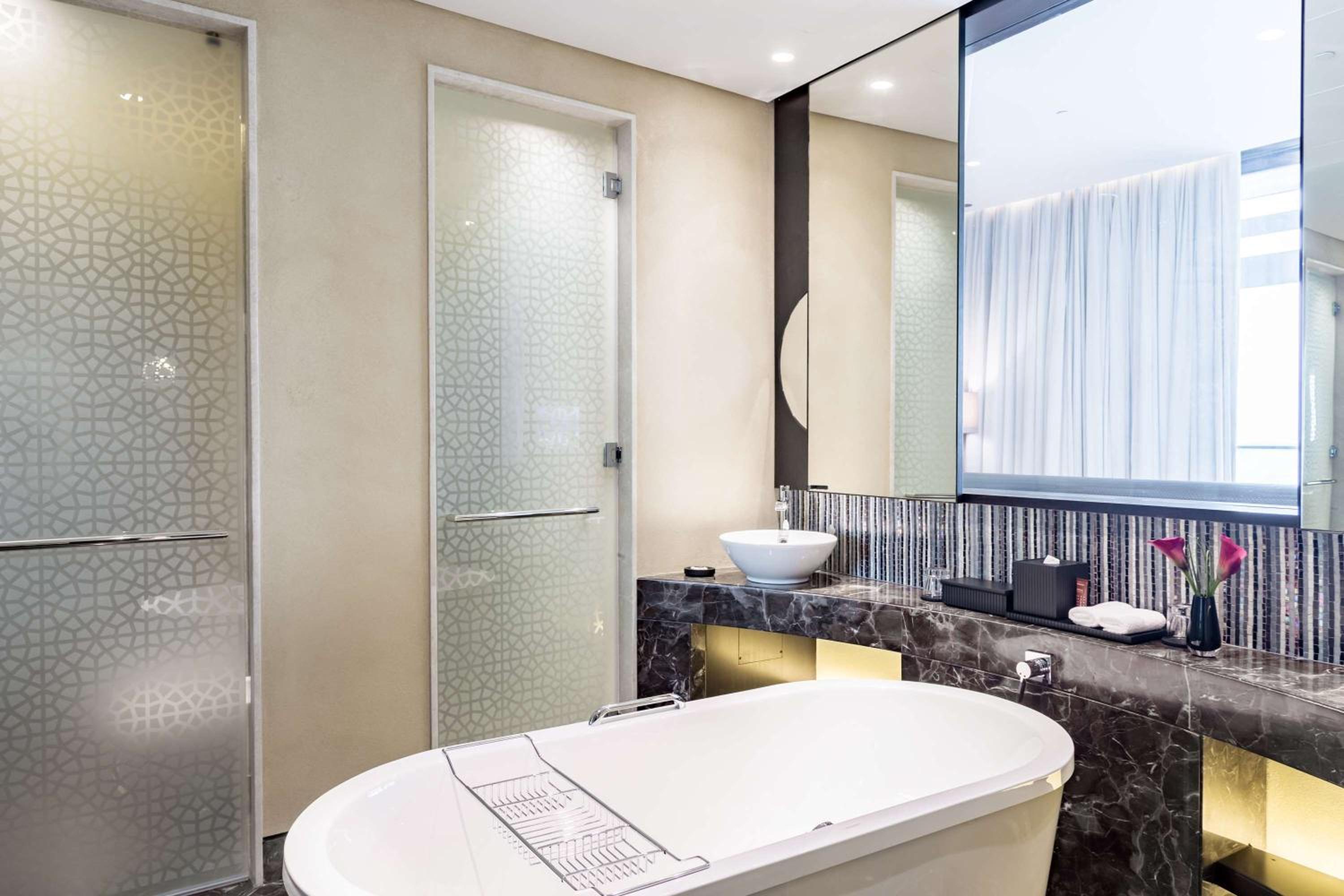 King Room with Balcony and Sea View - Club Access