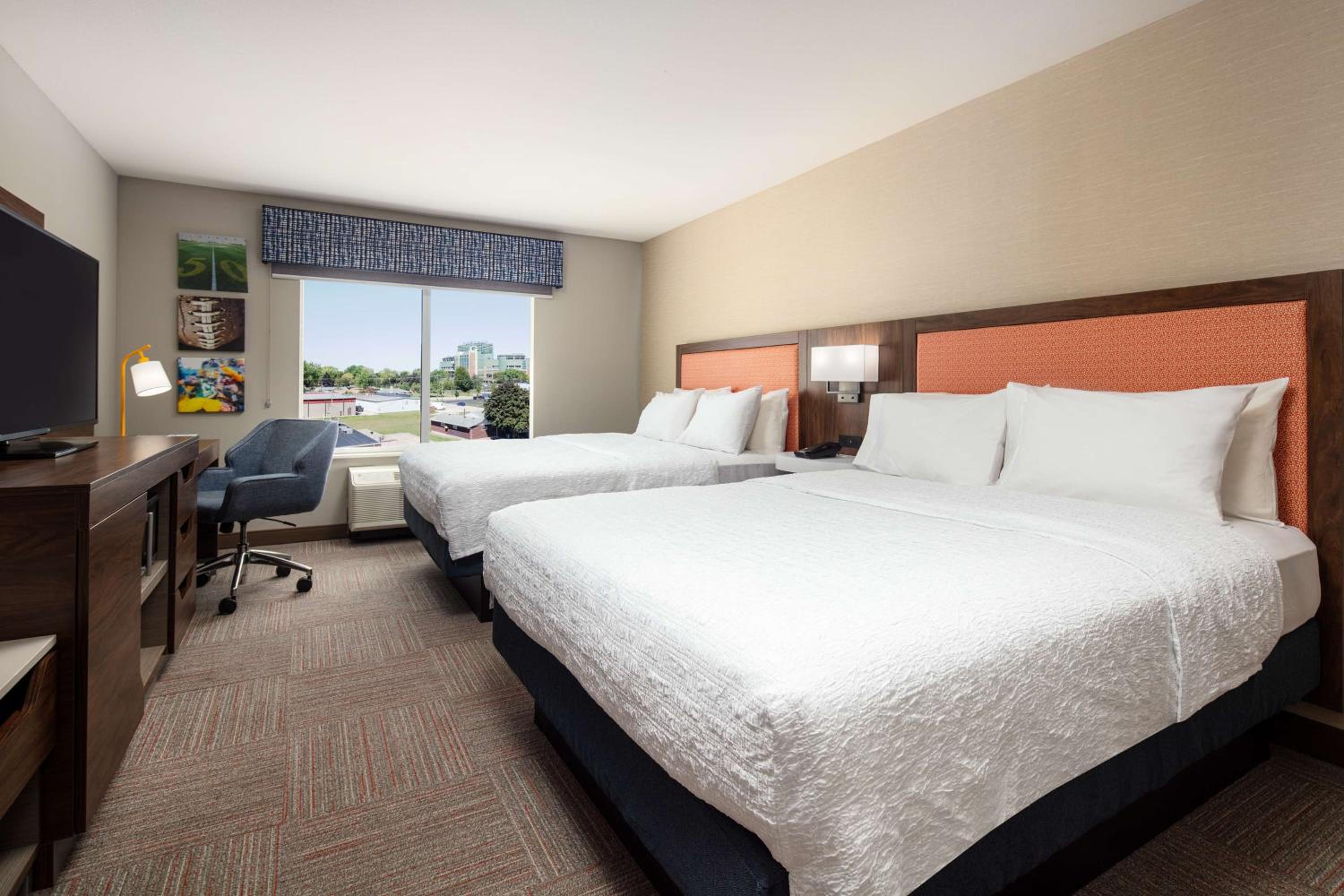Queen Room With Two Queen Beds And Stadium View - Hearing Accessible photo 2