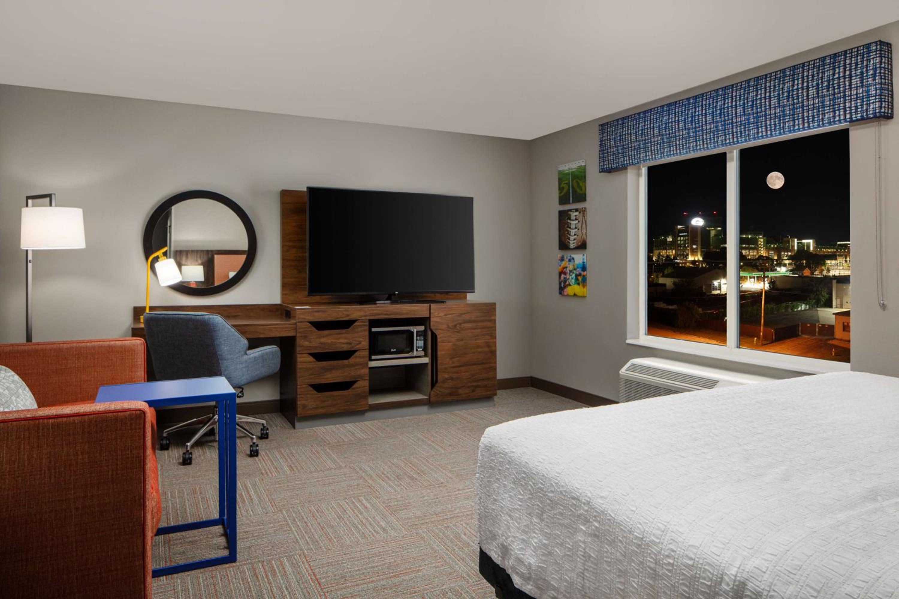 King Studio Suite With Stadium View photo 1