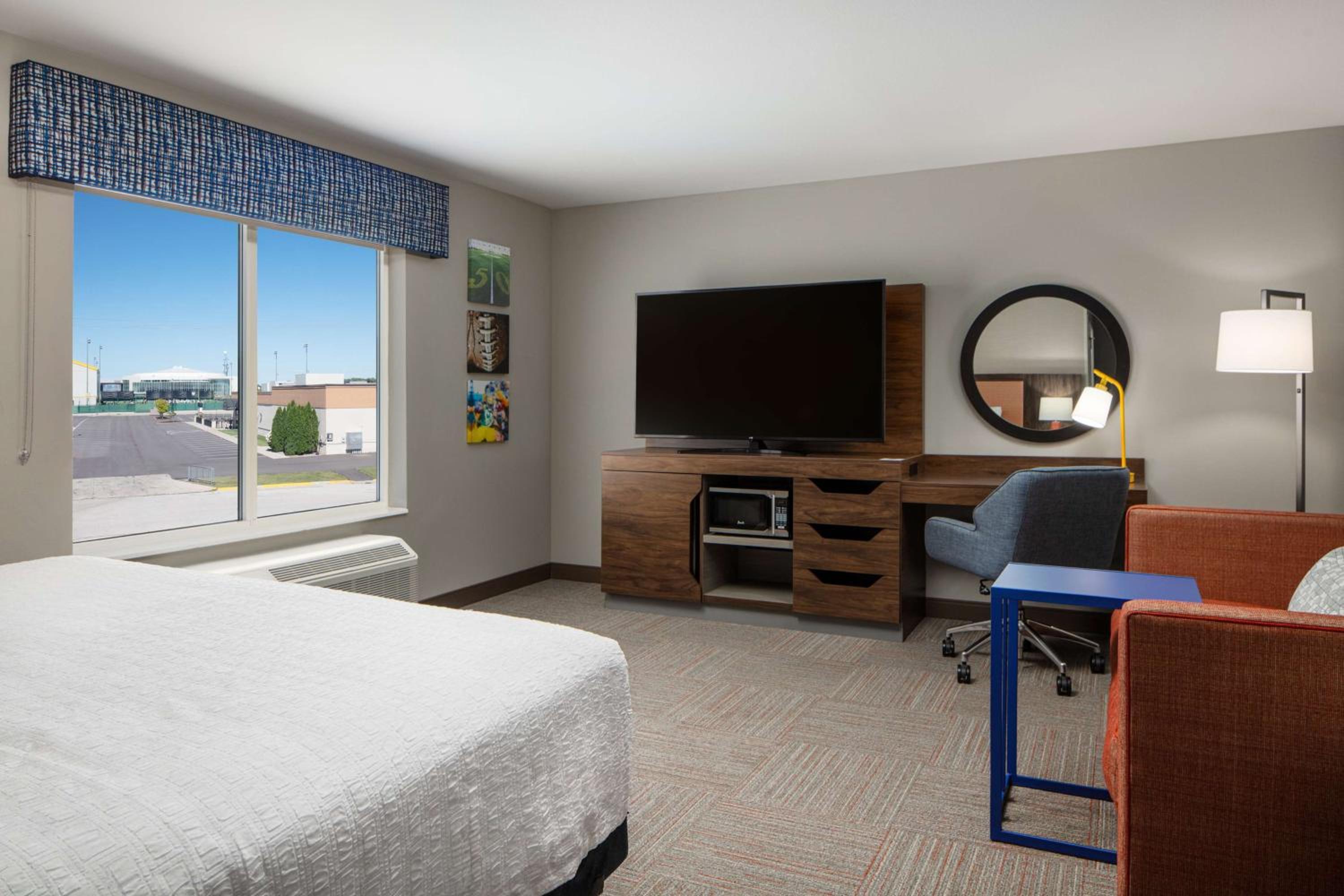King Studio Suite With Stadium View photo 2