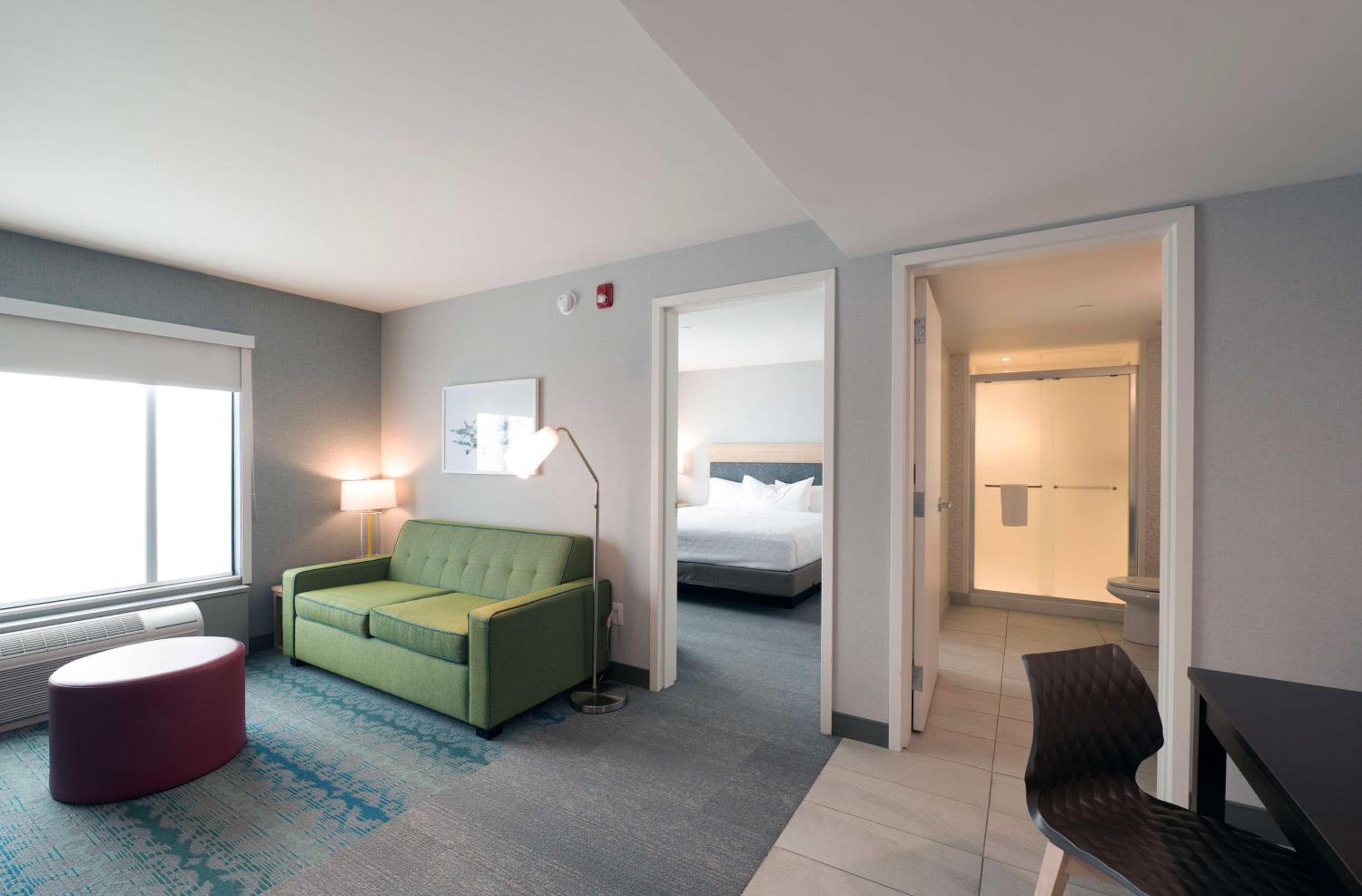 One-Bedroom King Suite thumbnail 5