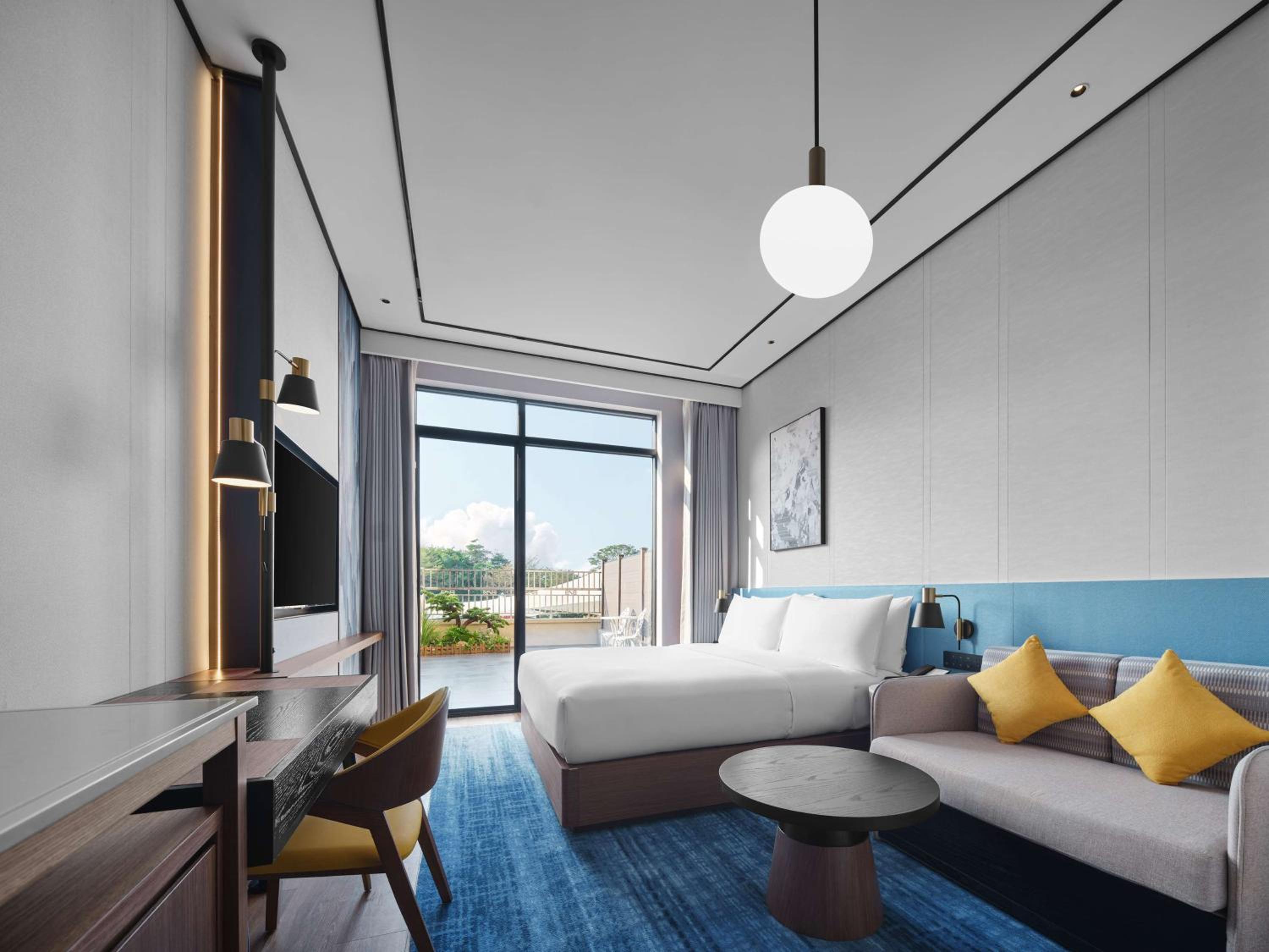 King Room with Sofa Bed photo 1