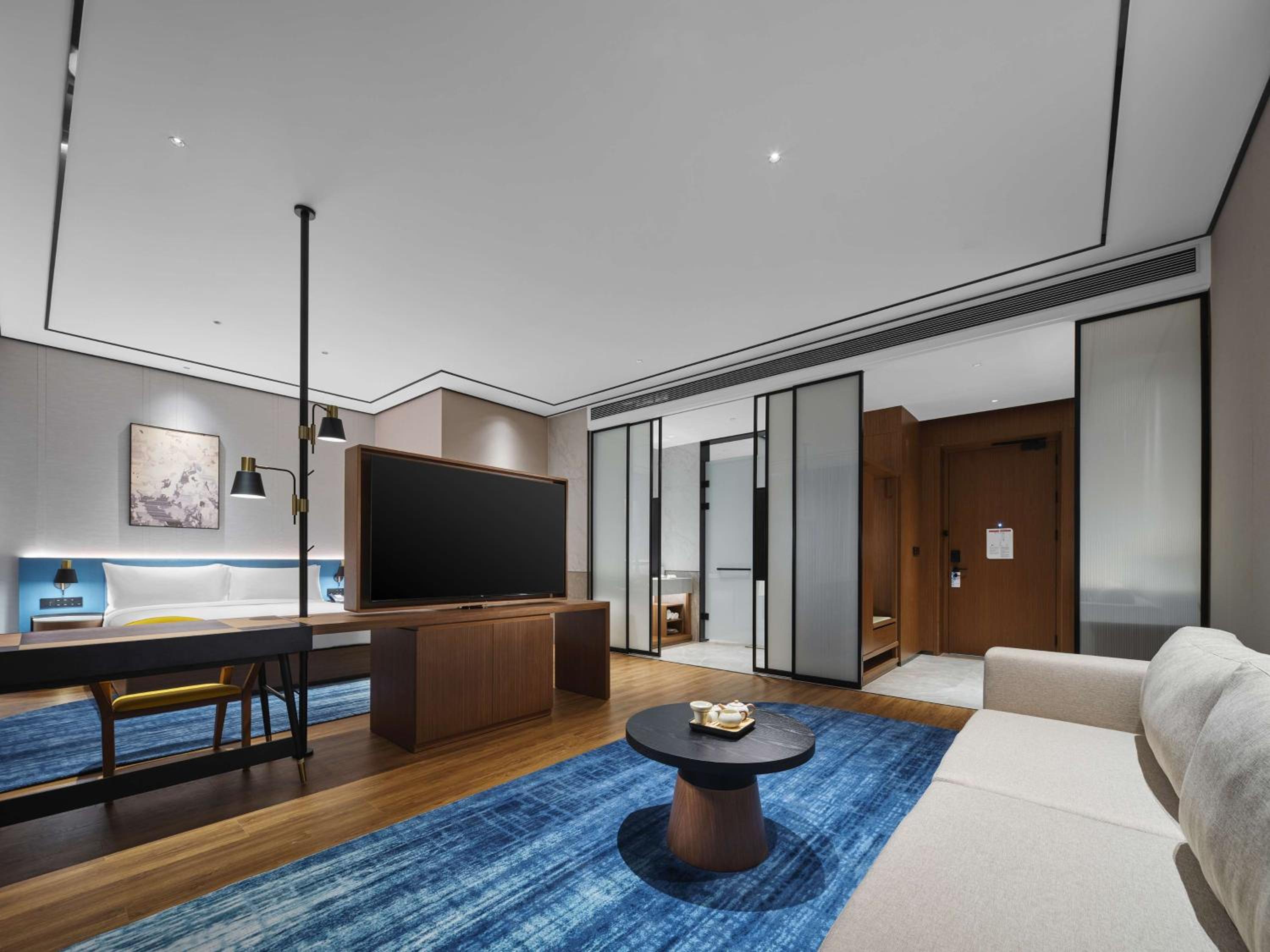Premium King Room photo 1