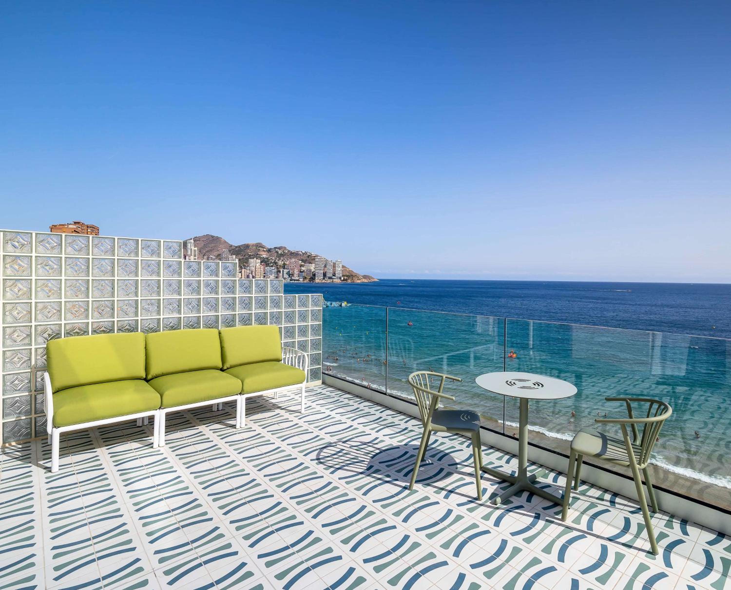 Deluxe Double Room with Sea View photo 2