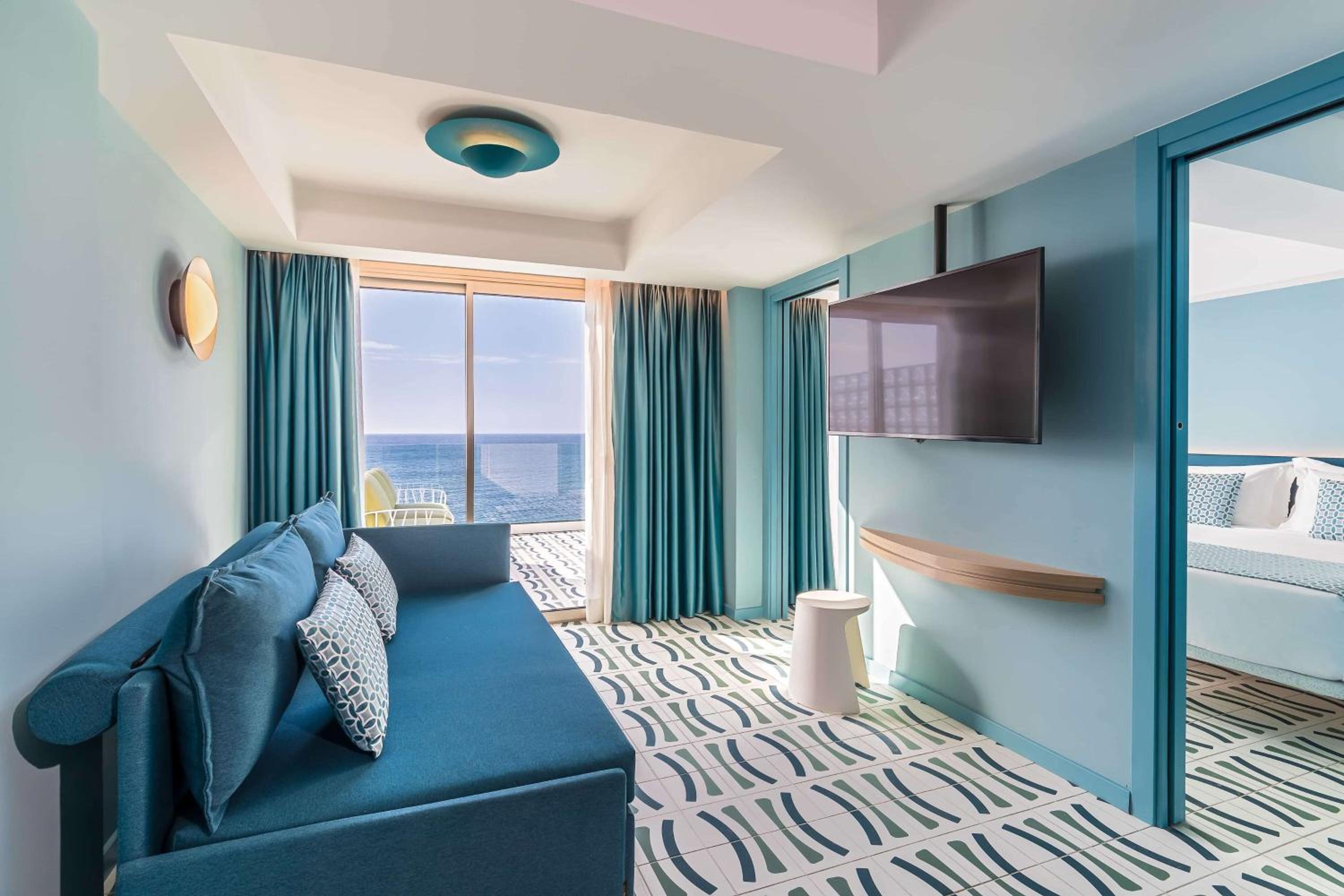 Junior Suite with Sea View photo 2