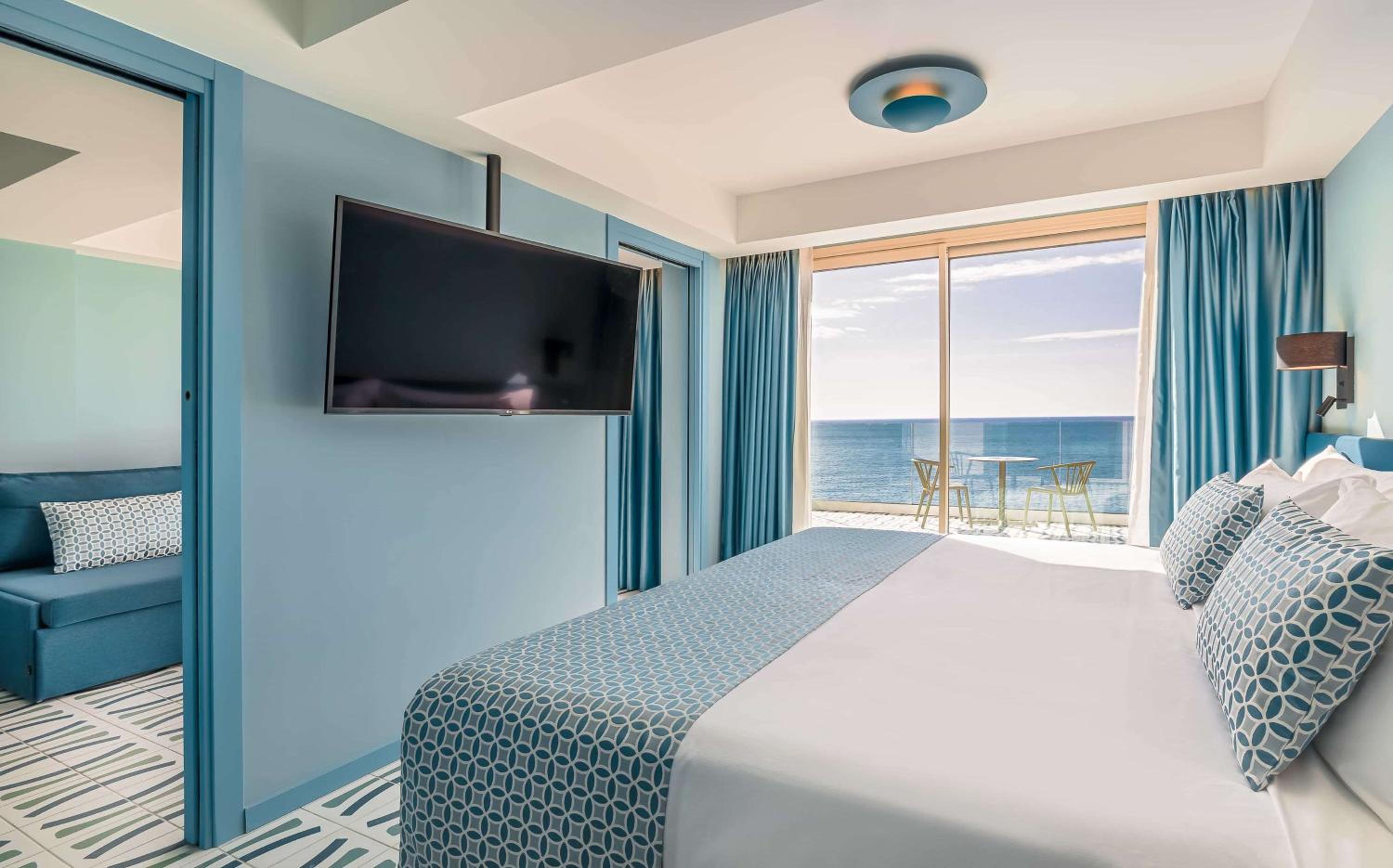 Suite Junior con vista al mar.