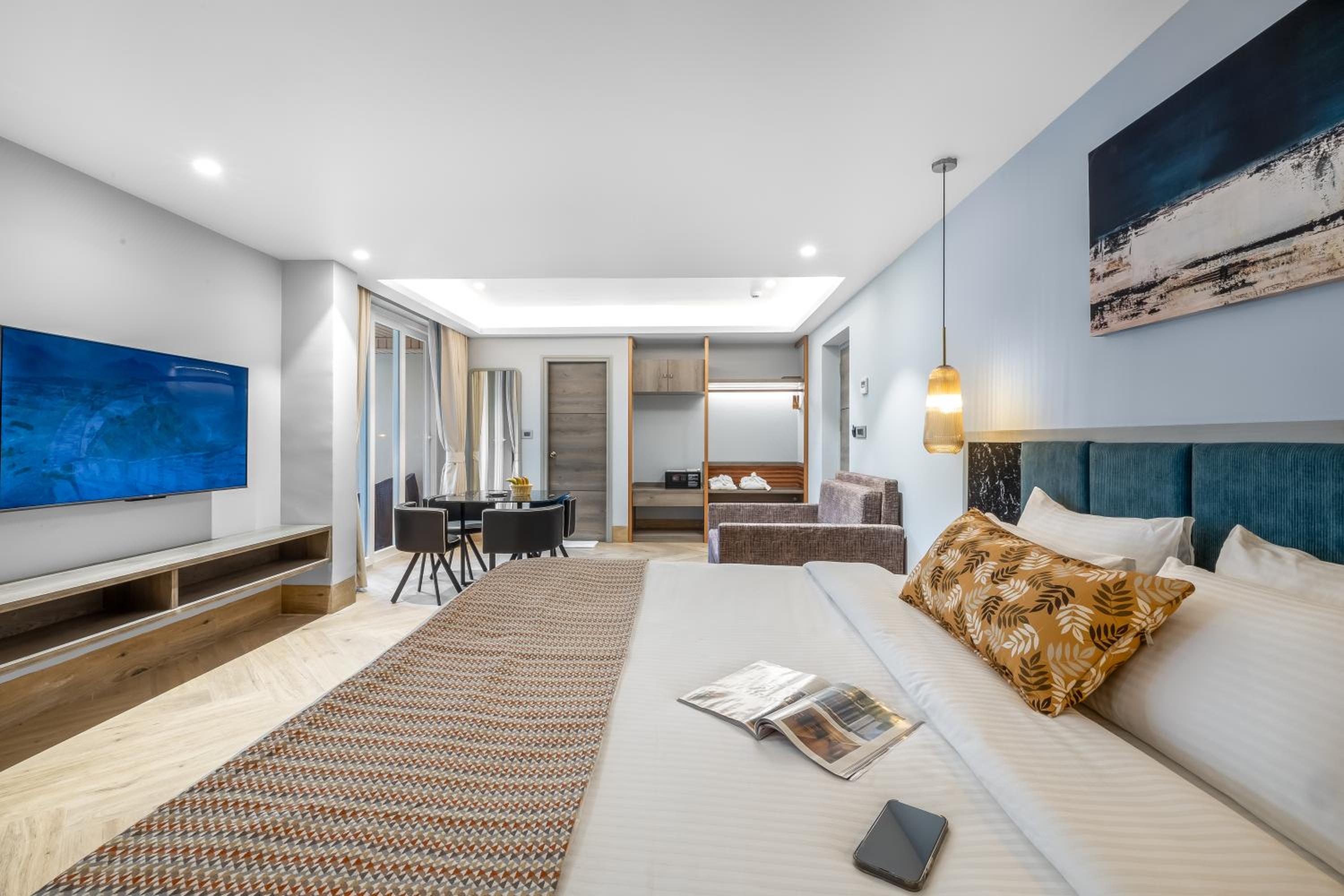 Junior Suite with Bathtub: INR 500 Food Credit once per stay at Terra photo 2