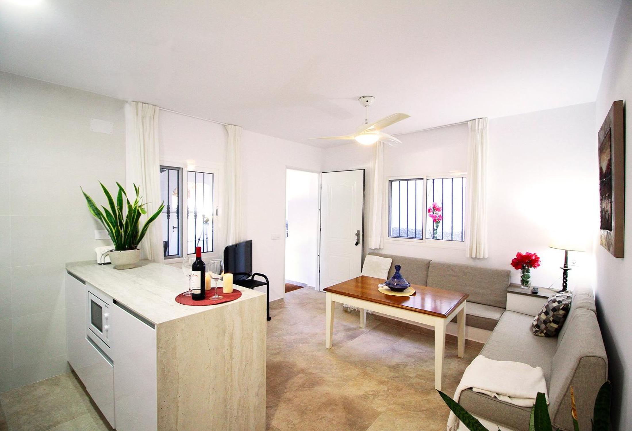 One-bedroom house with Terrace.  photo 3