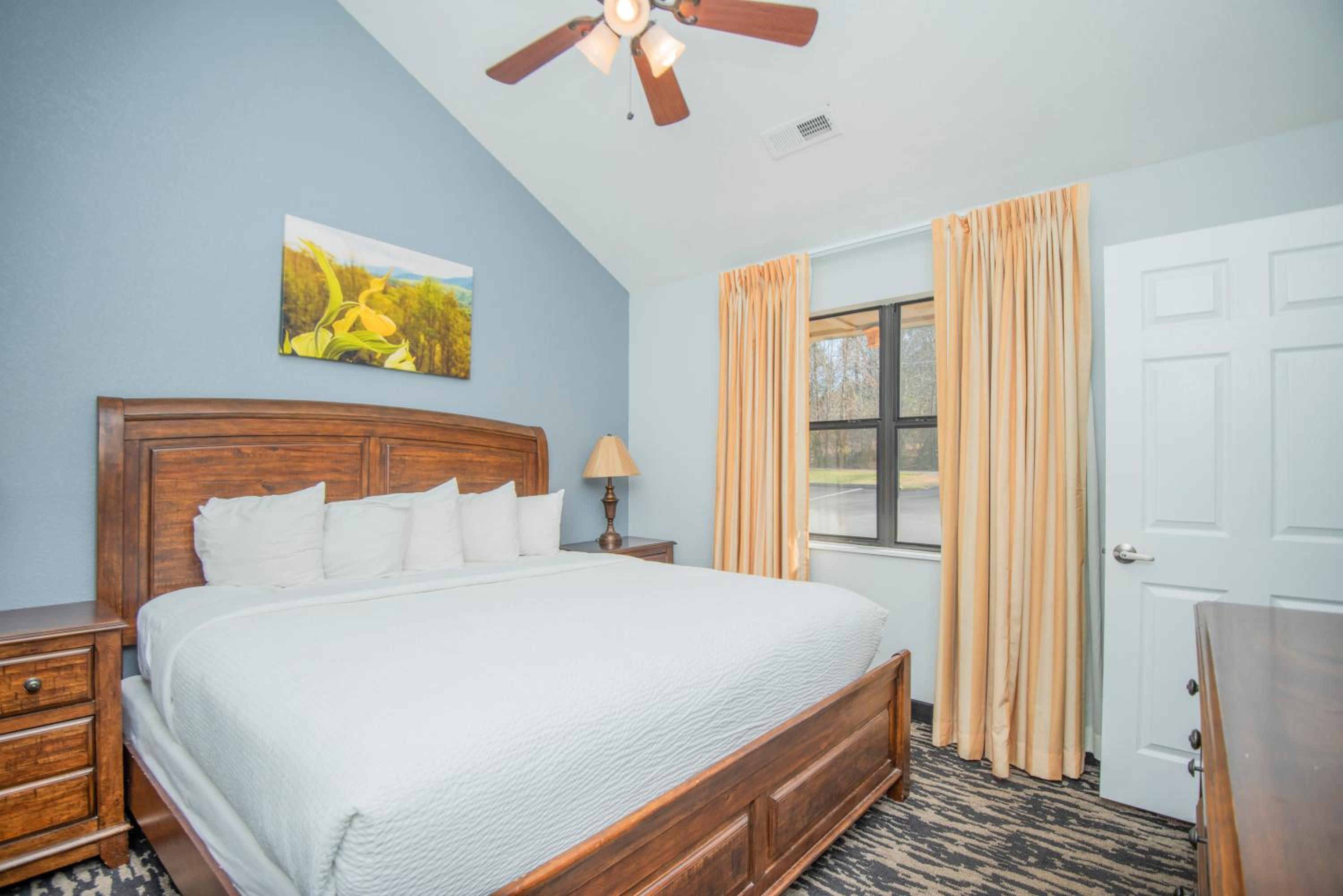 Cades Cove 1 Bedroom Suite W/ Kitchenette