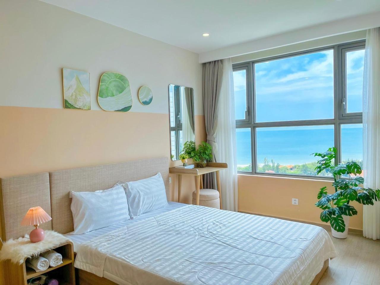 Three-Bedroom Apartment with Sea View - Photo 31