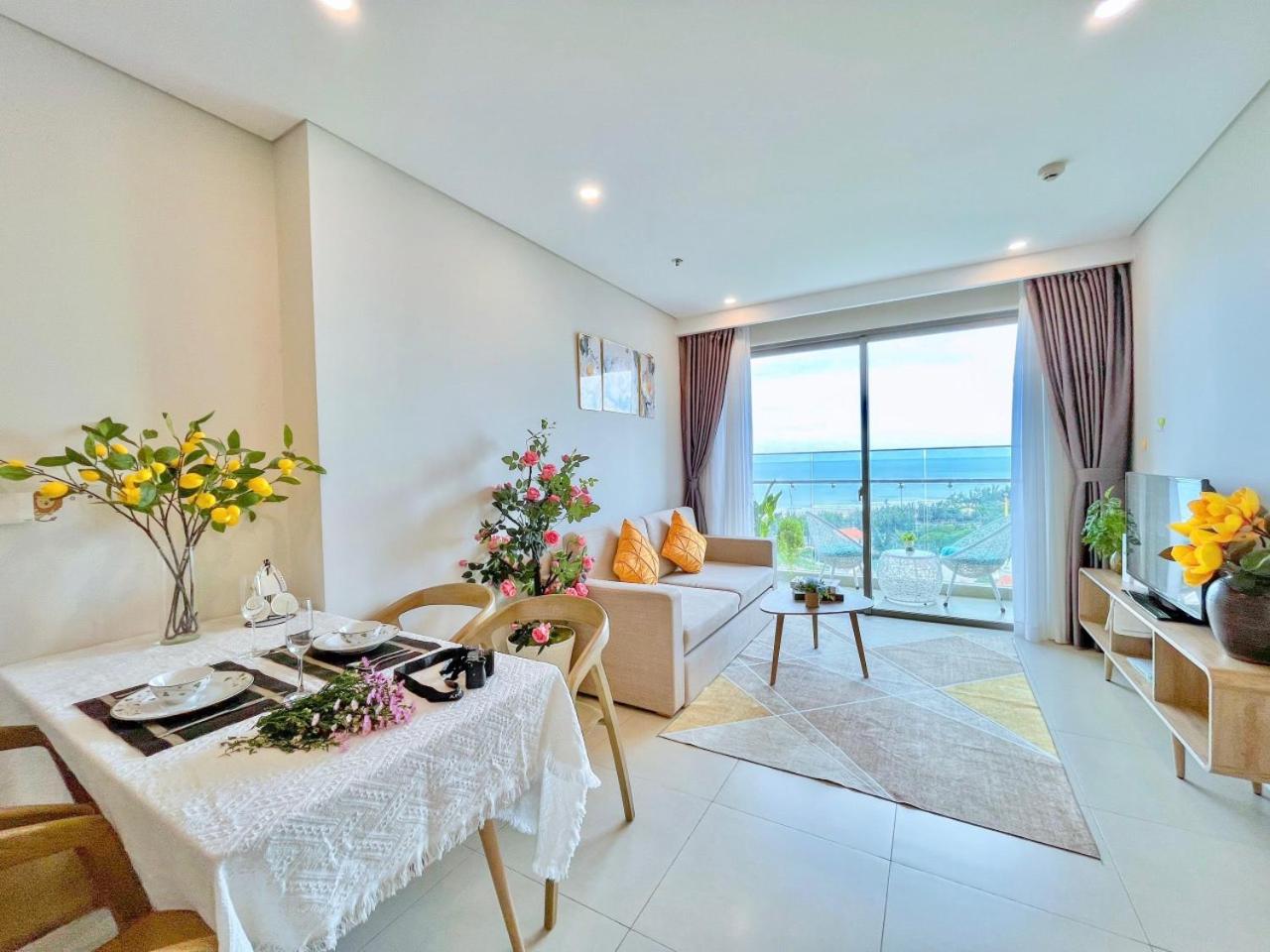 Three-Bedroom Apartment with Sea View - Photo 36