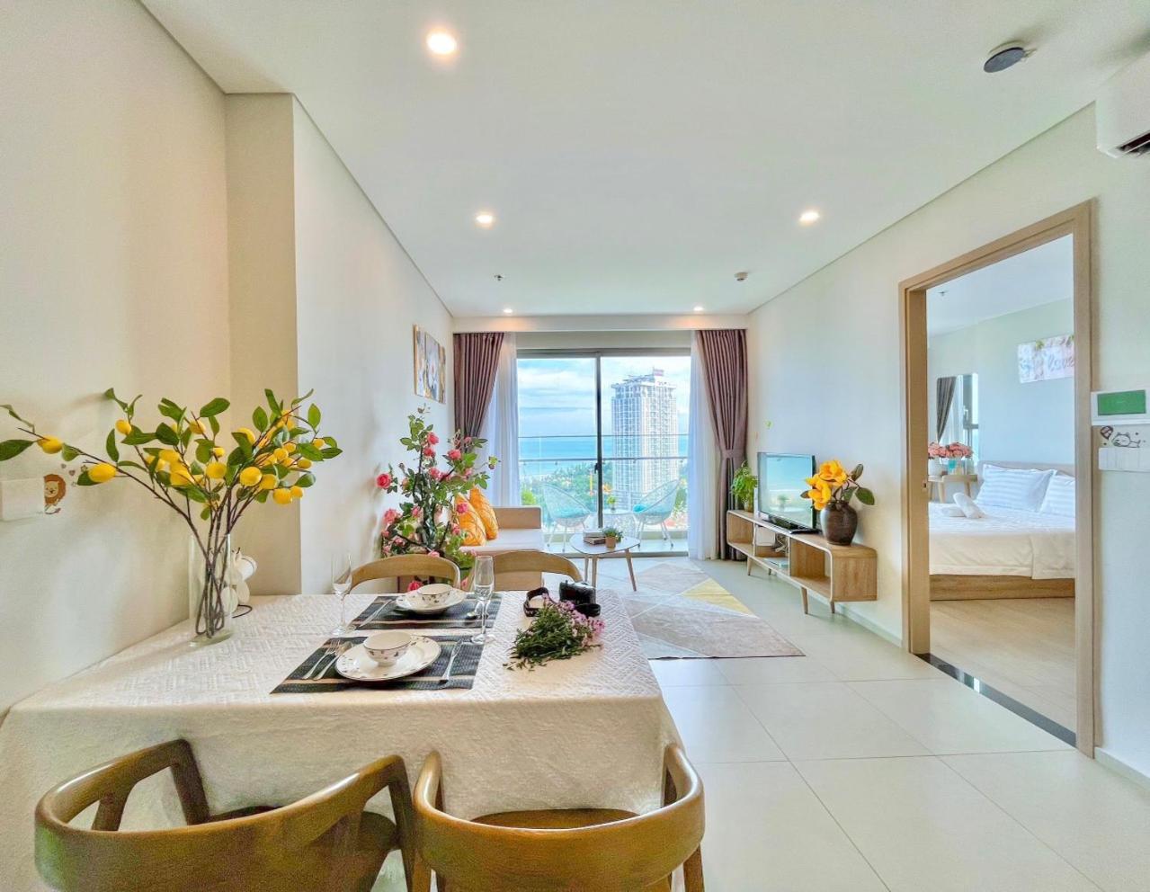 Three-Bedroom Apartment with Sea View - Photo 34