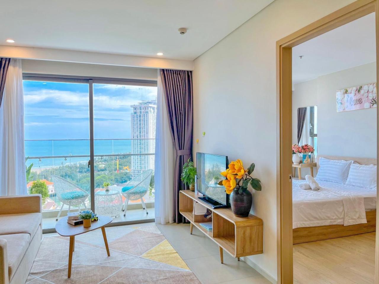 Three-Bedroom Apartment with Sea View - Photo 44